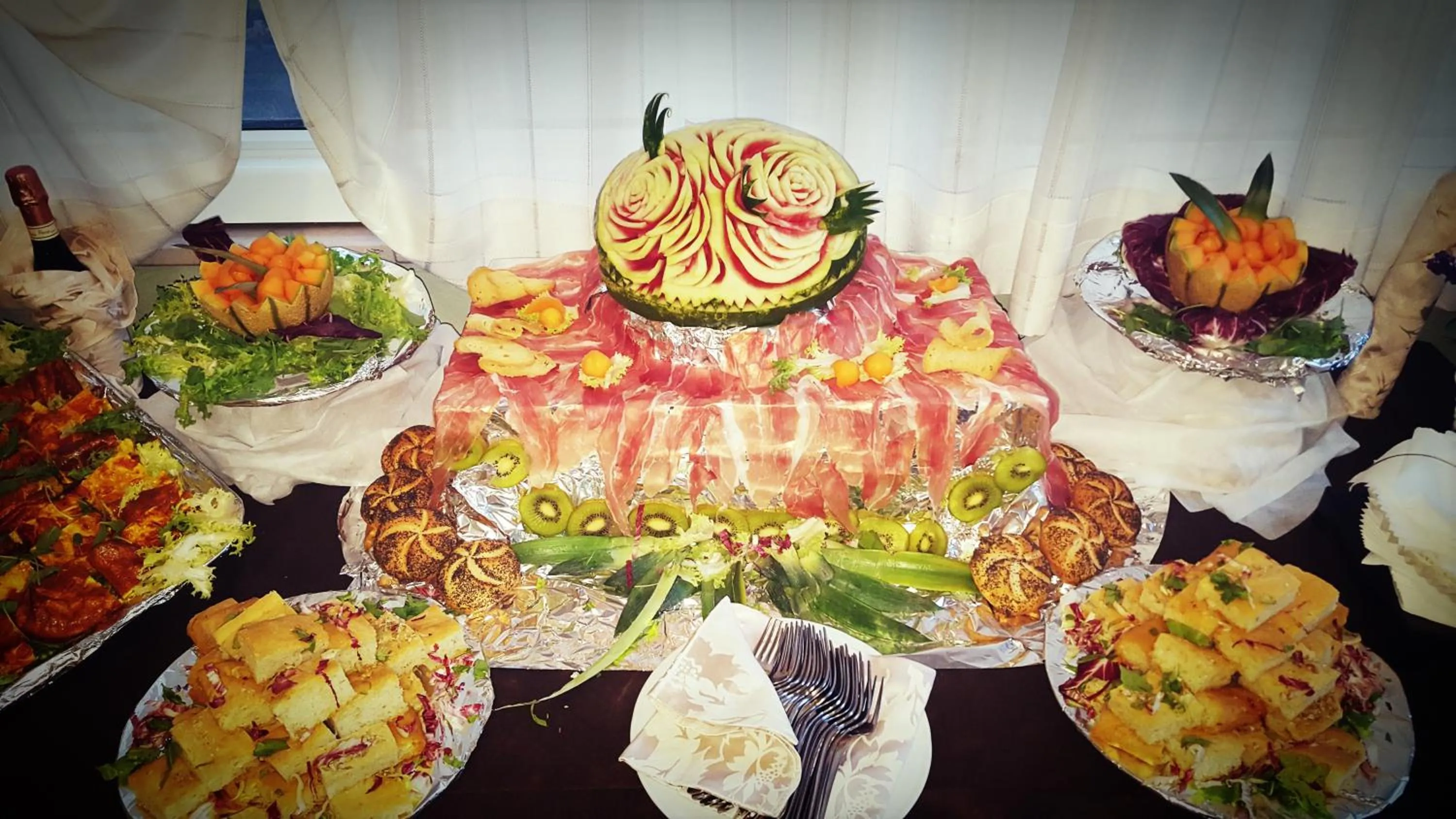 Food and drinks in Hotel Gala