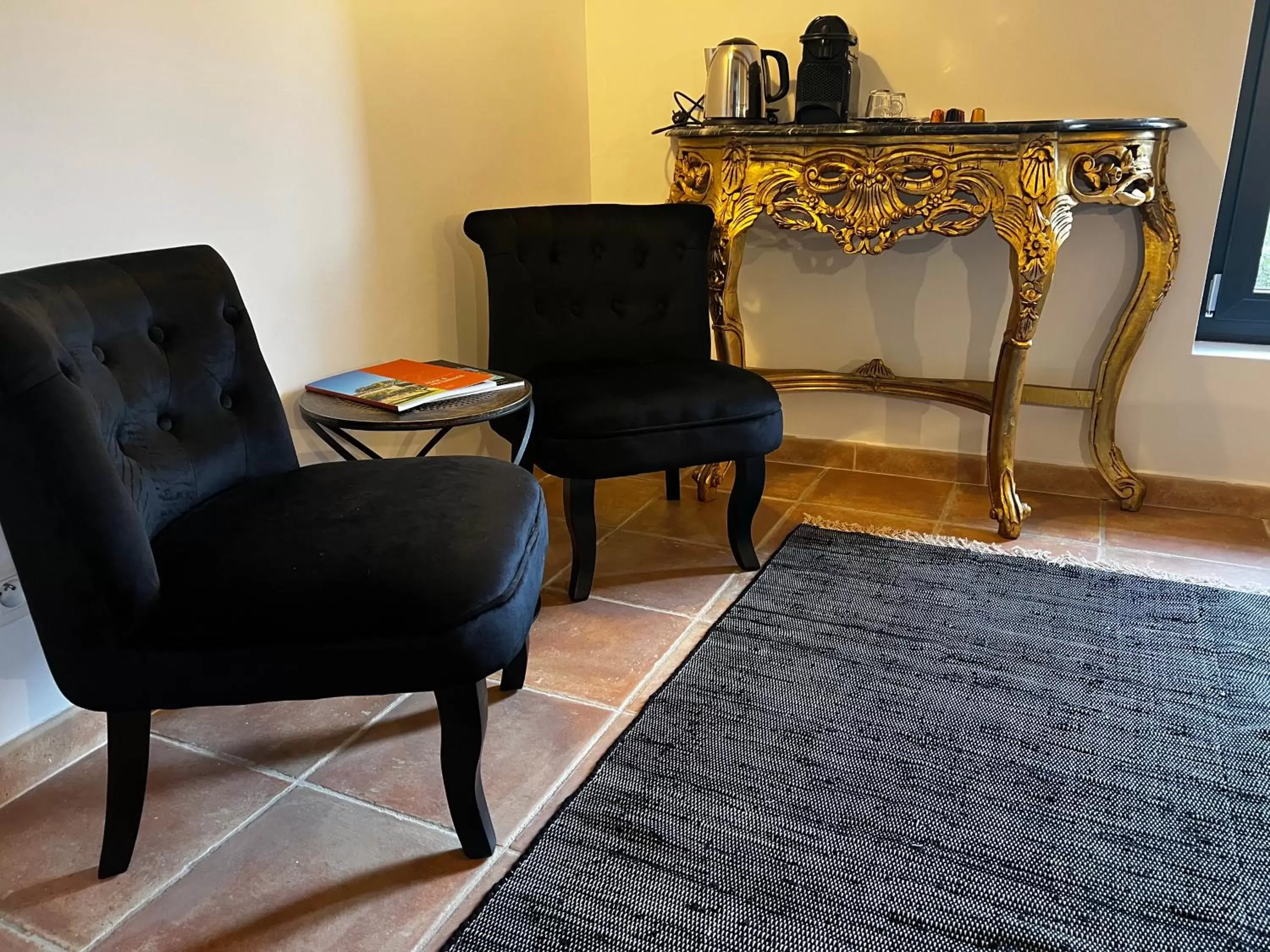 Seating Area in Le clos des songes. Seating Area in Le clos des songes.