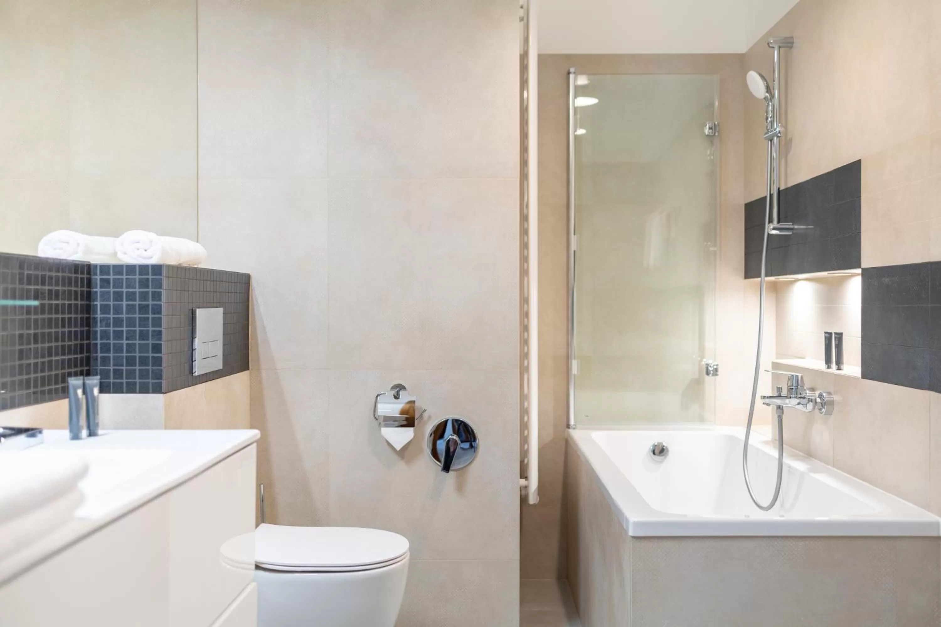 Shower in Portal House Apartments