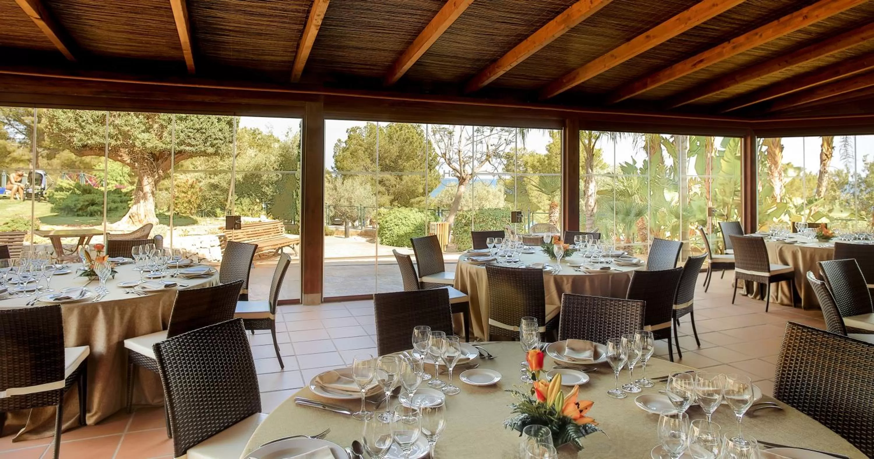 Restaurant/places to eat in SH Villa Gadea