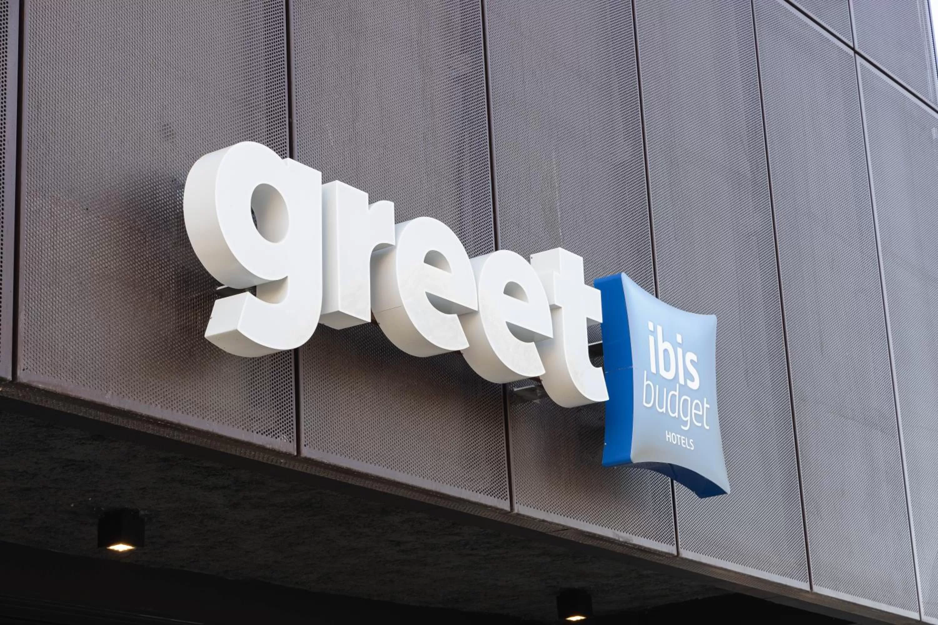 Property building in greet Hotel La Rochelle Centre