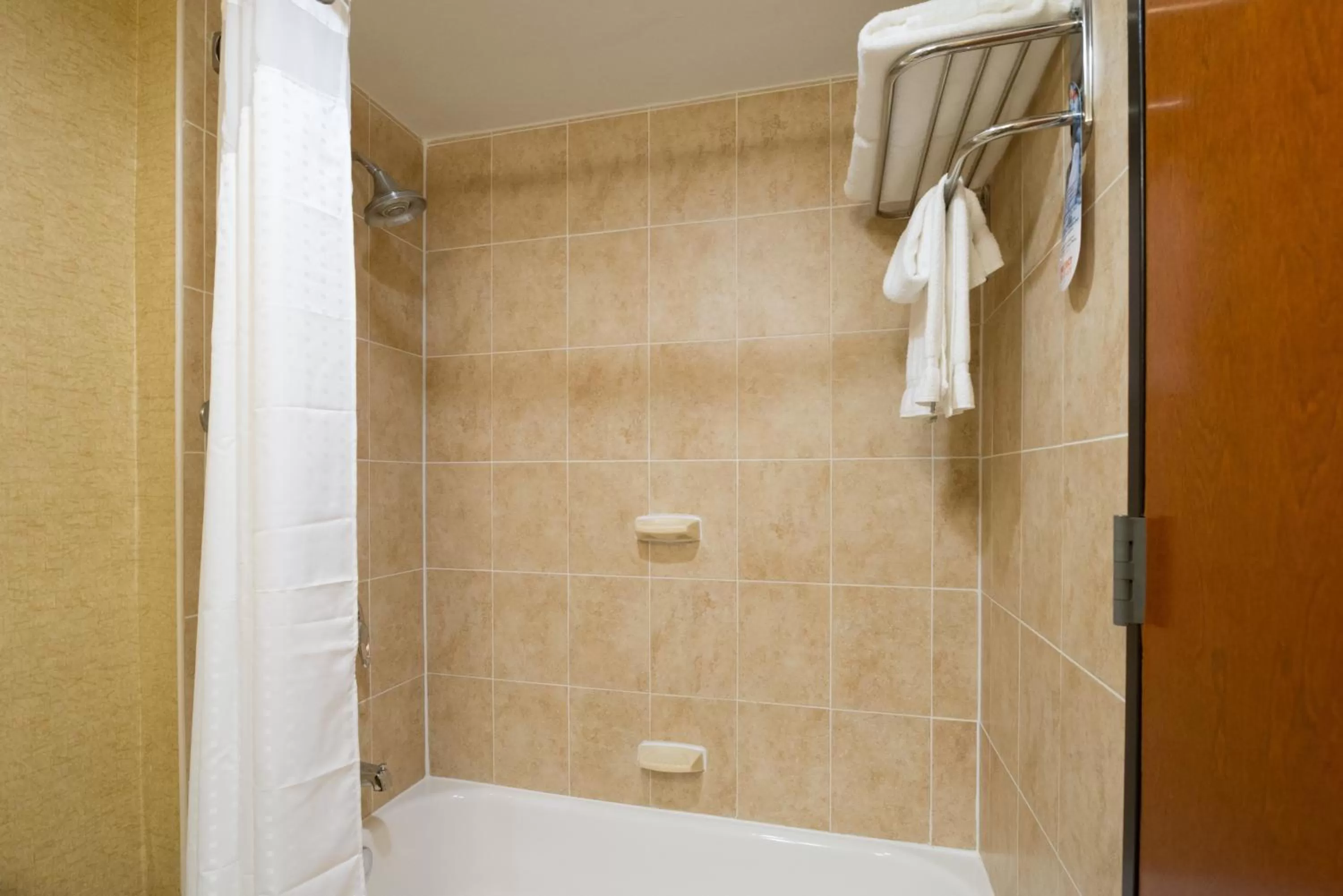 Bathroom in Holiday Inn Express - Wall Street by IHG