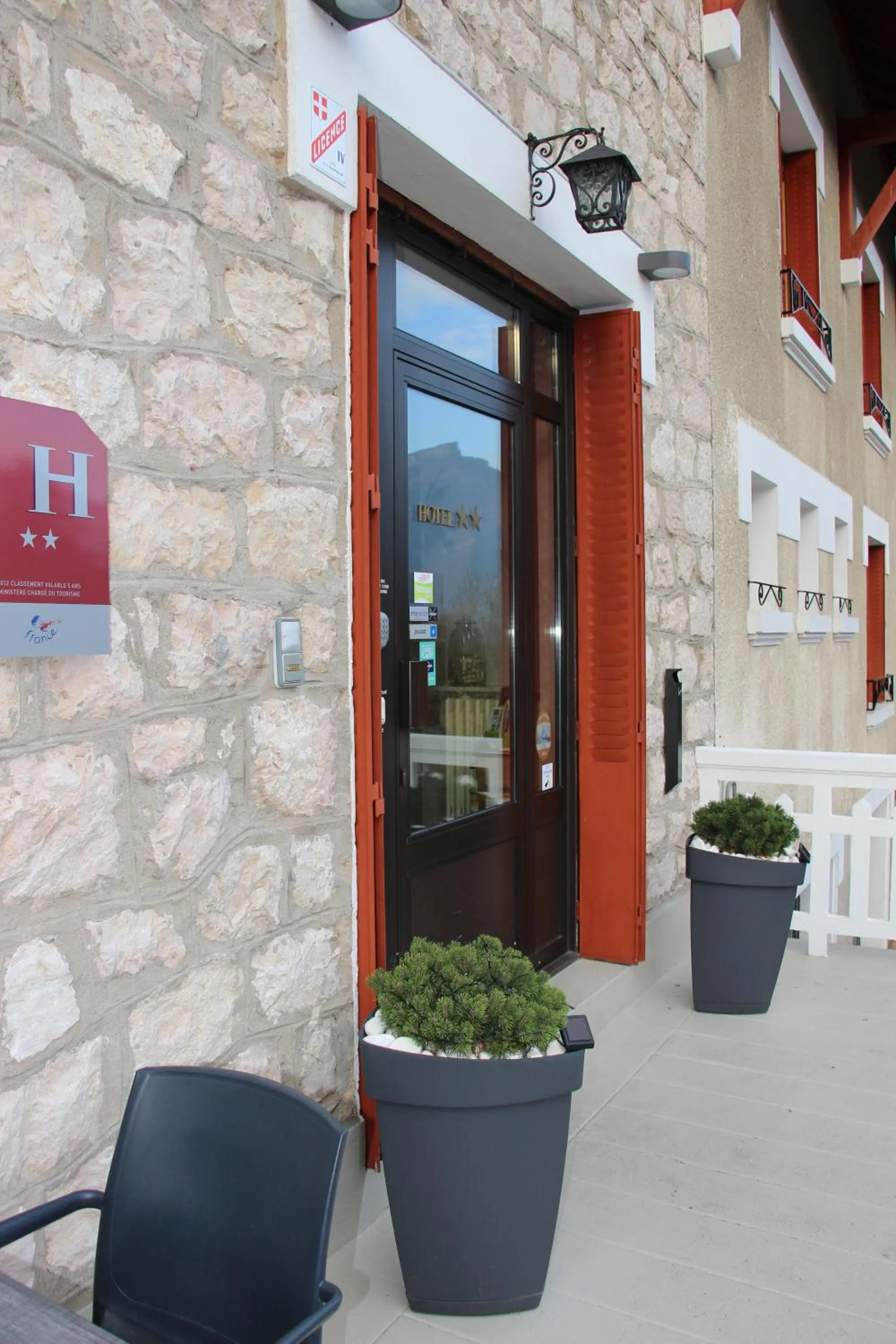 Facade/entrance in Hôtel Spa & Restaurant Ô Pervenches