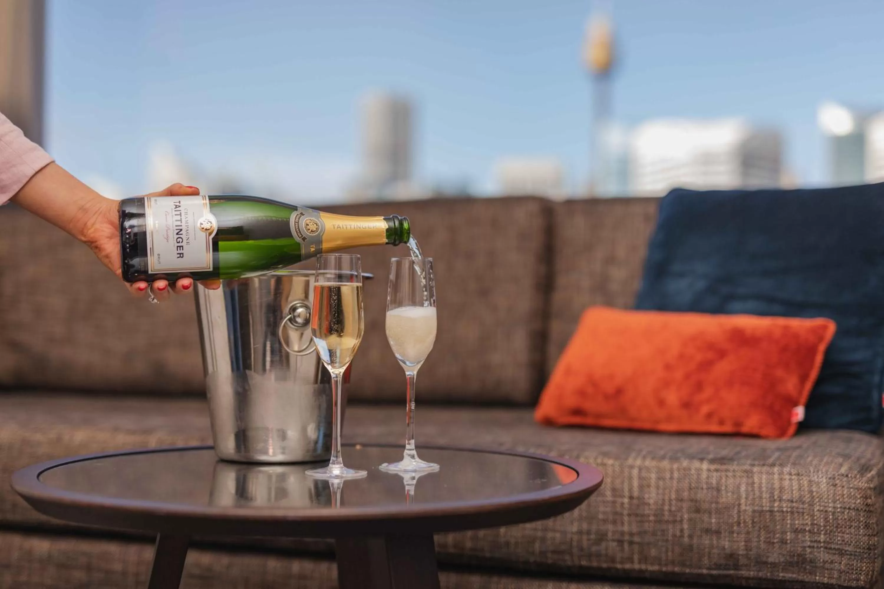 Lounge or bar in Novotel Sydney Darling Harbour