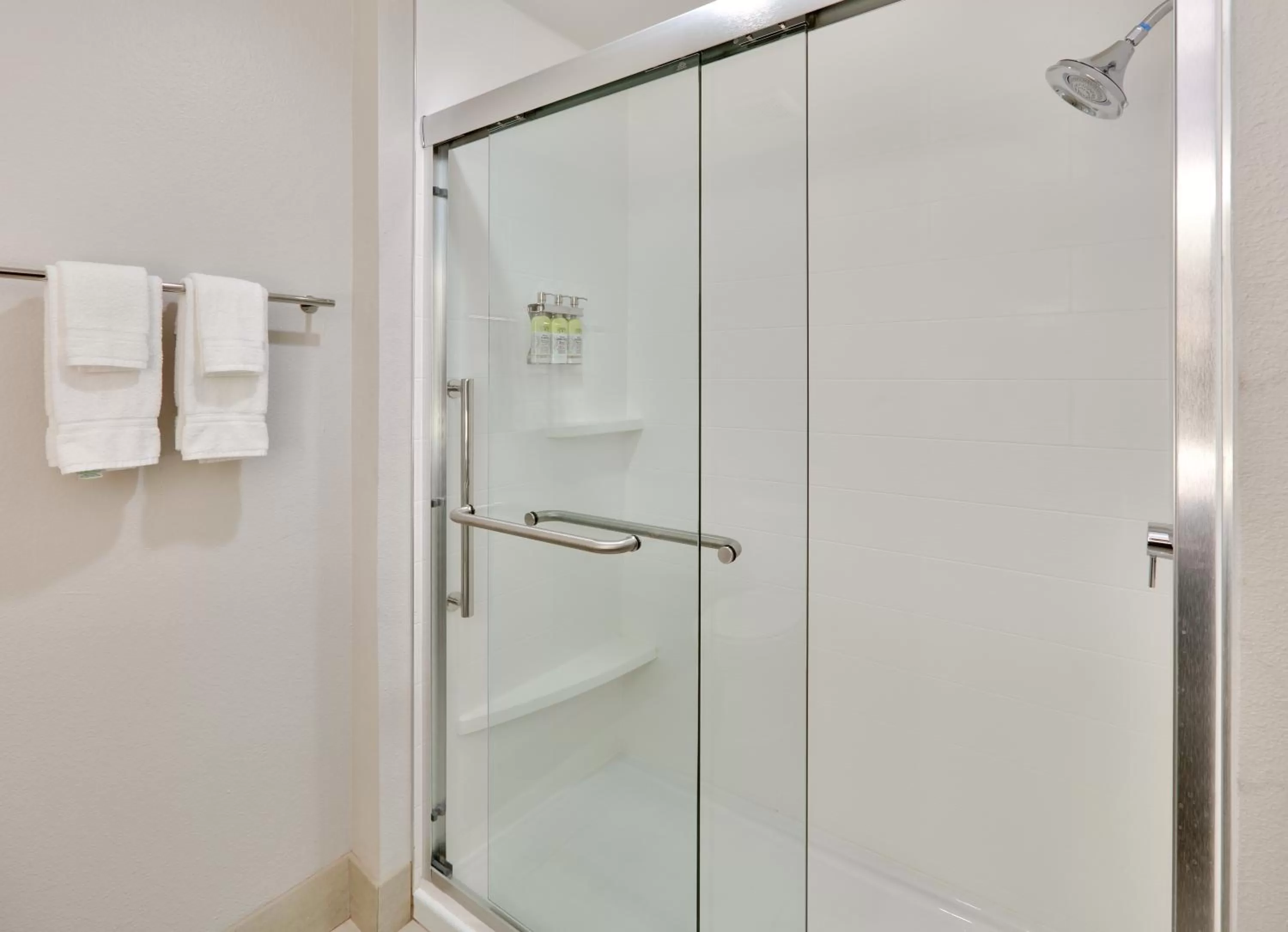 Bathroom in Holiday Inn Express & Suites Fort Worth North - Northlake by IHG