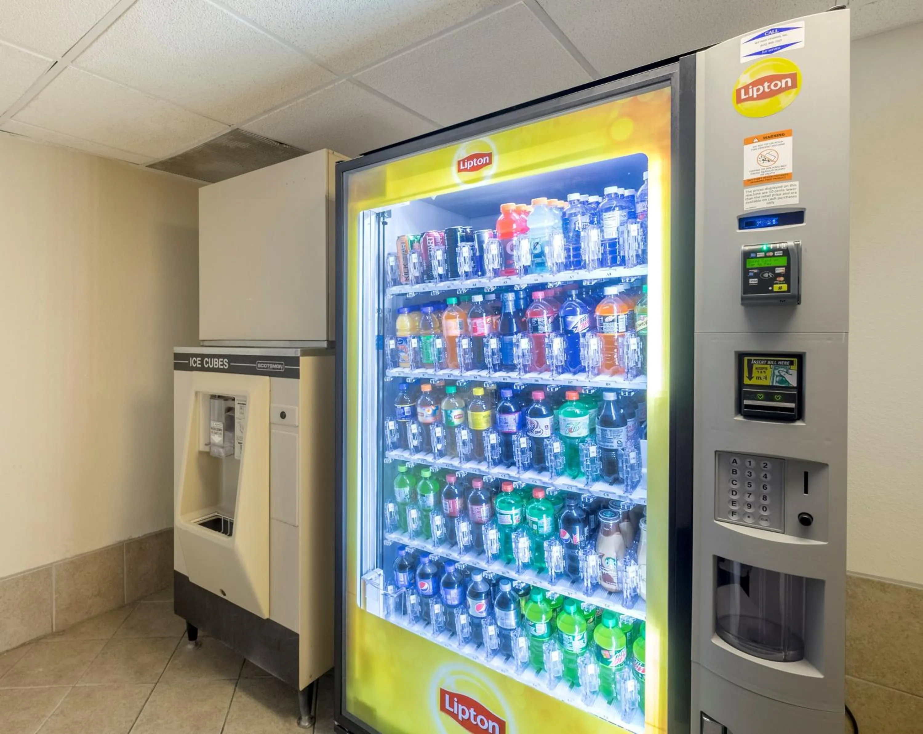 Other, Supermarket/Shops in Red Roof Inn Williamsport, PA