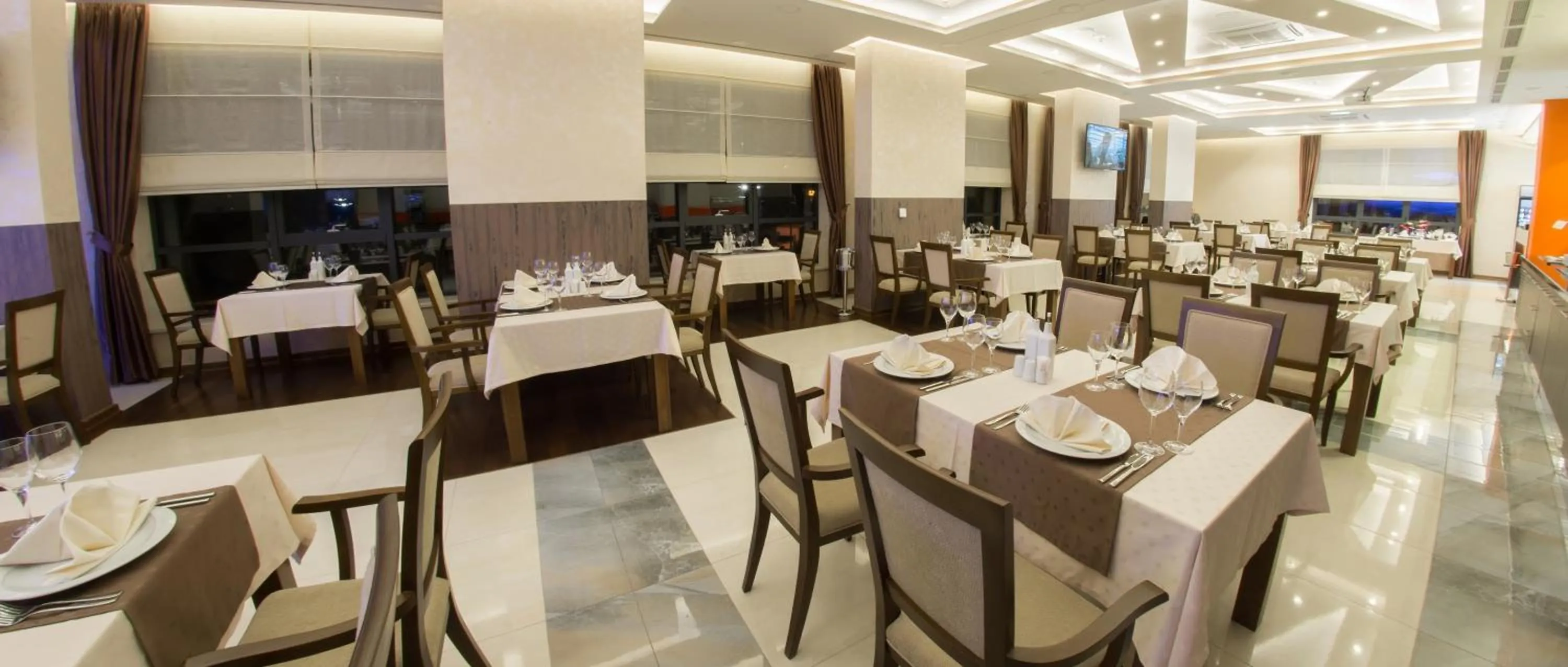 Restaurant/places to eat in Hotel Mostar