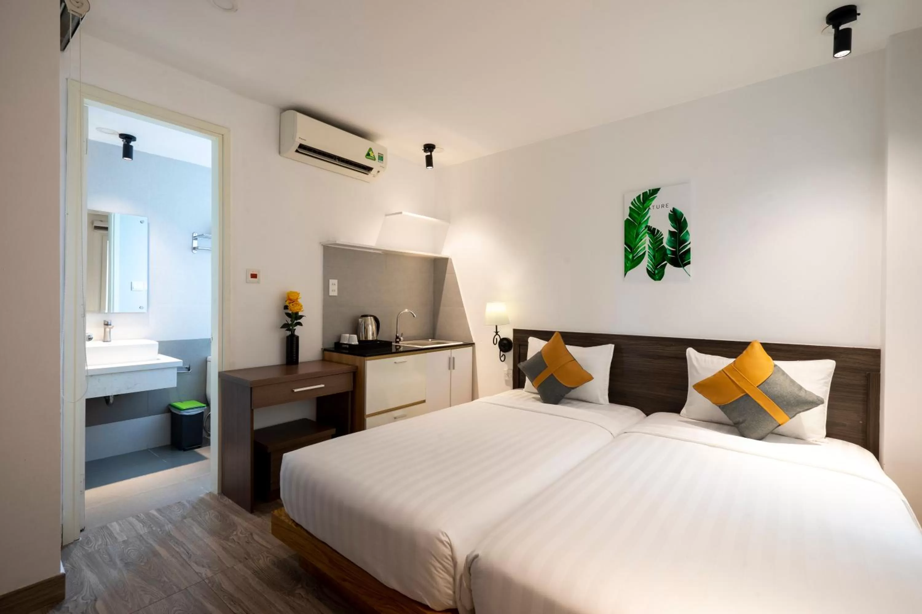 Bedroom, Bed in La Airport Tan Binh Hotel