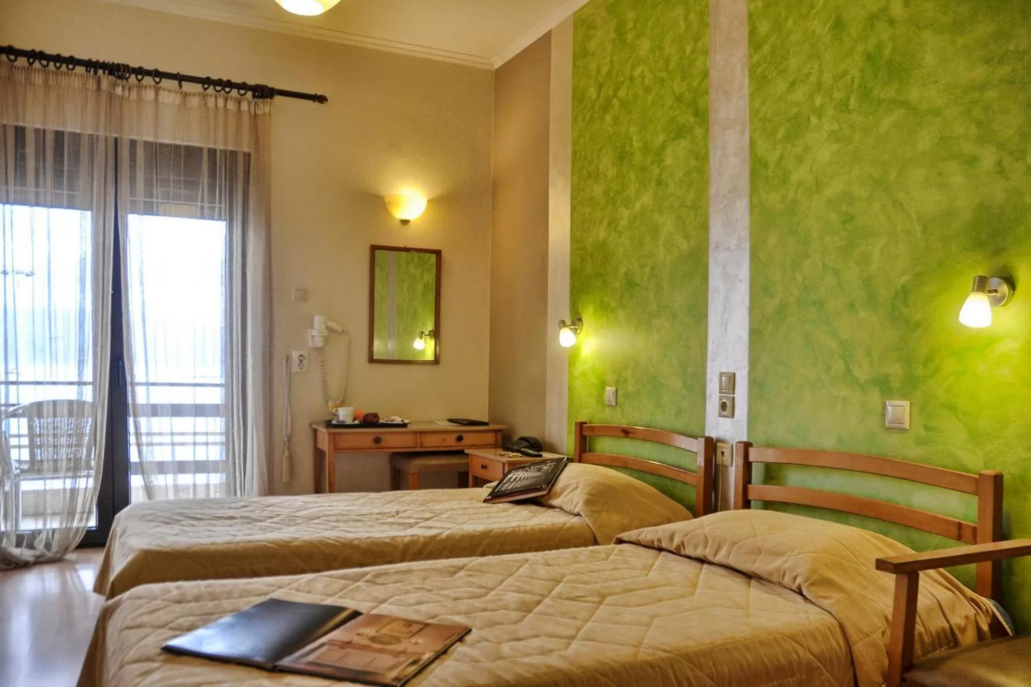 Photo of the whole room, Bed in Hotel Atlantis