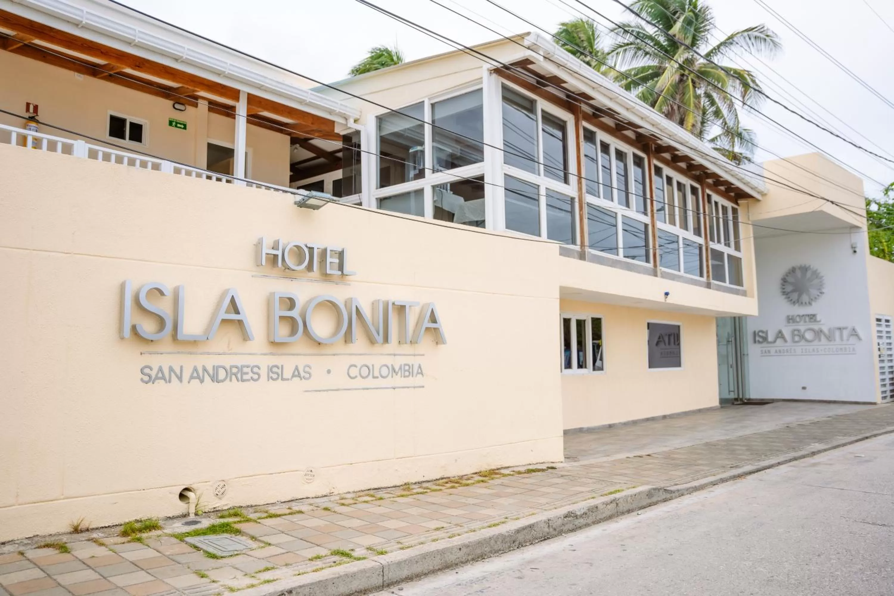 Property building in Hotel Isla Bonita