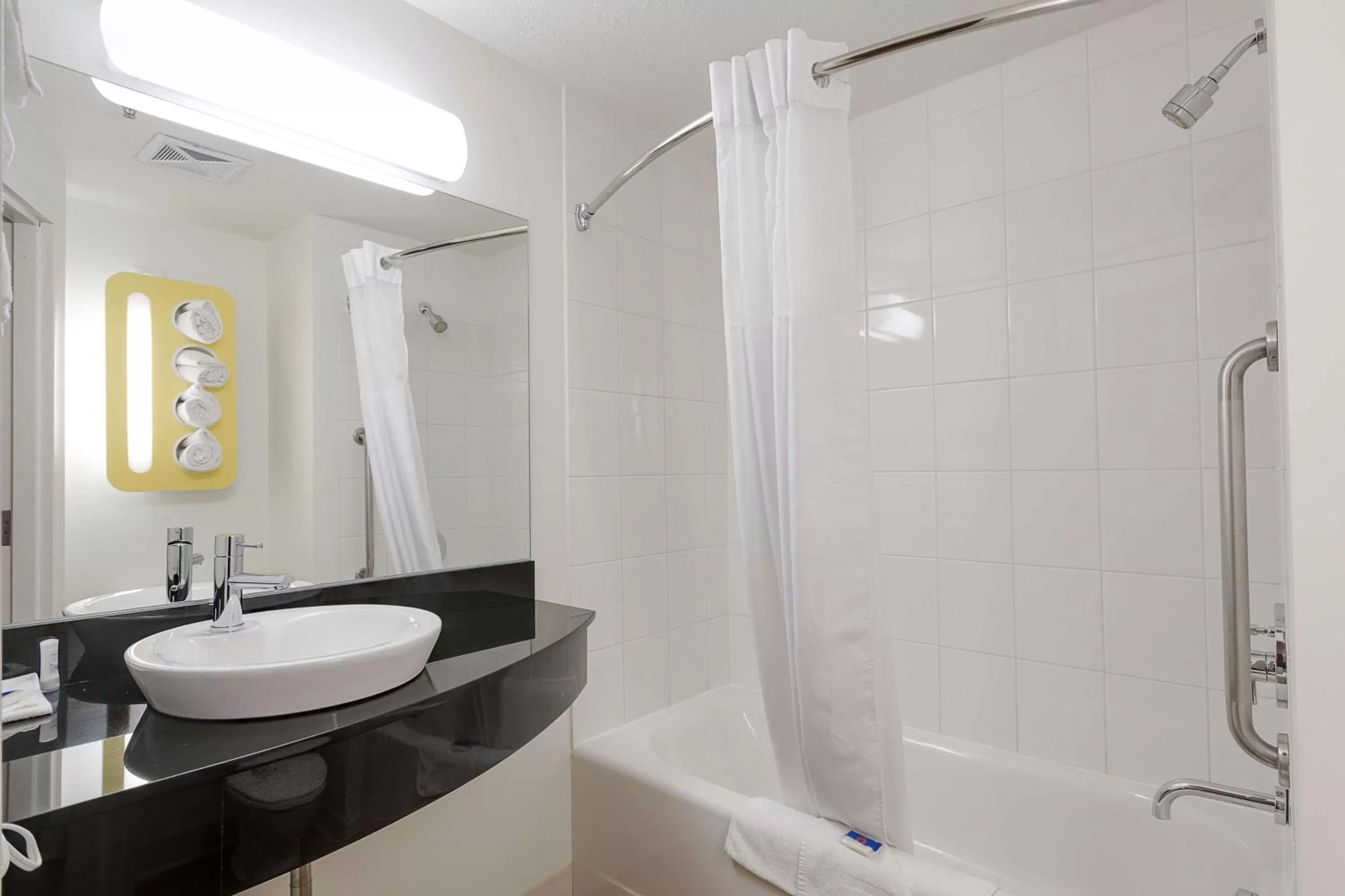 Photo of the whole room in Motel 6-Brandon, MB