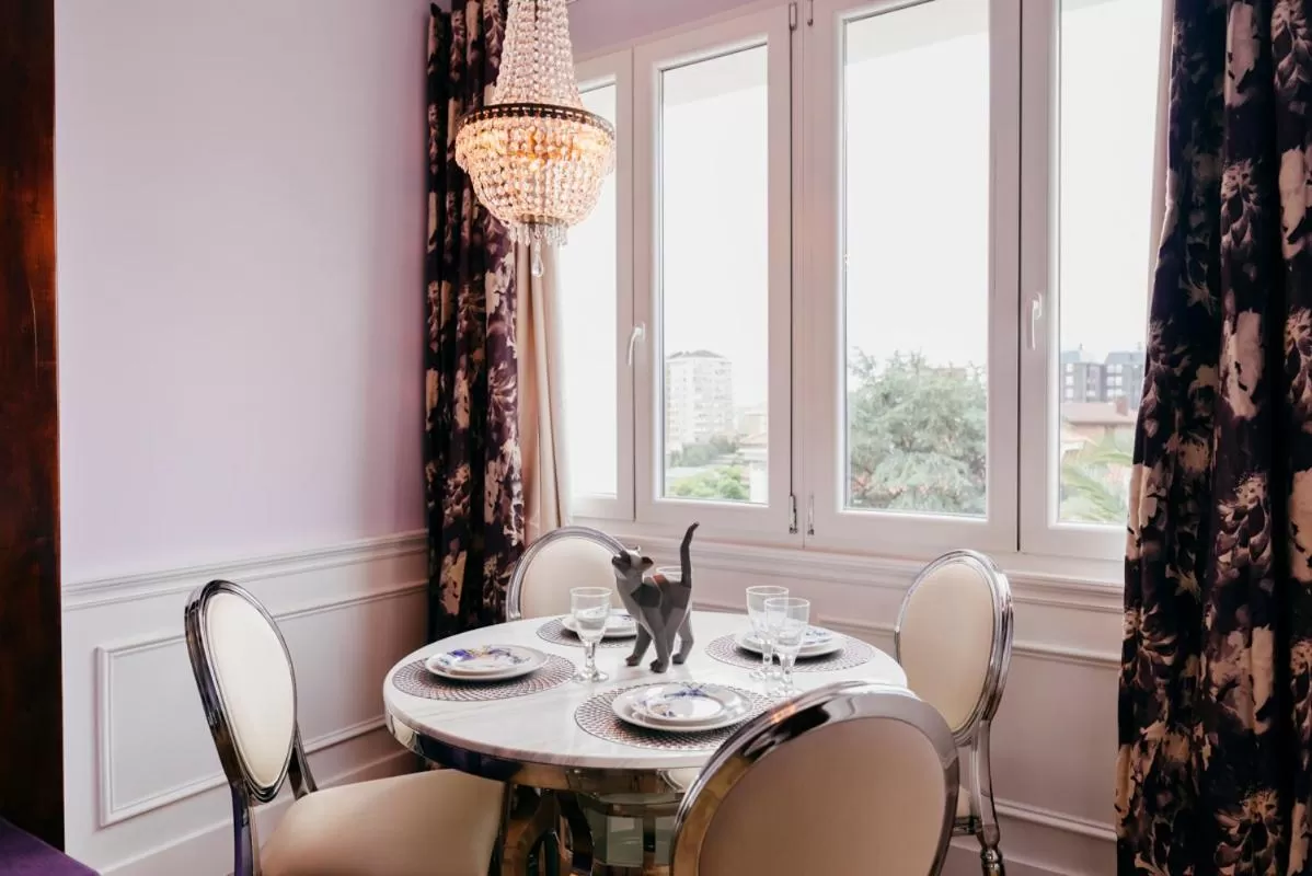 Dining area, Restaurant/Places to Eat in Hotel Royal Suite Santander