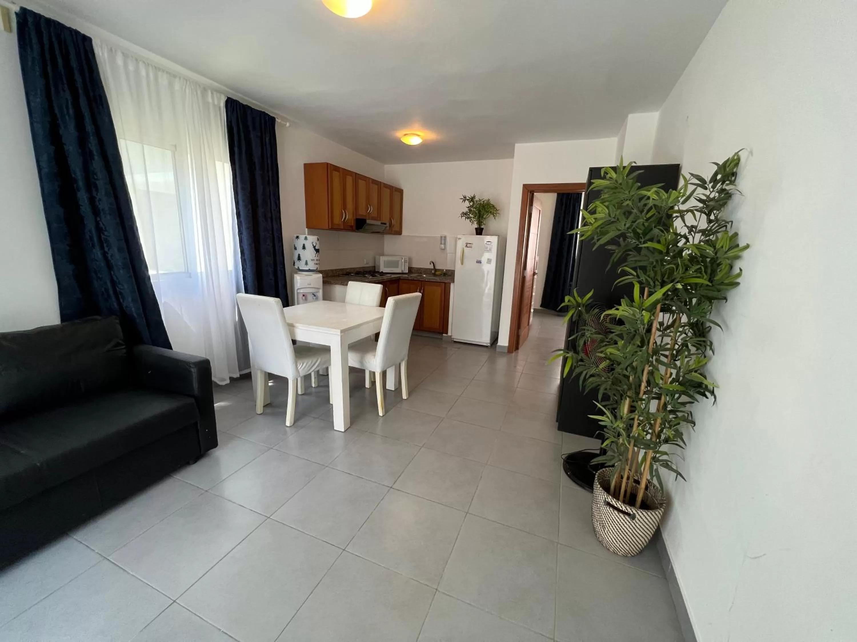 Tropical Studios Deluxe