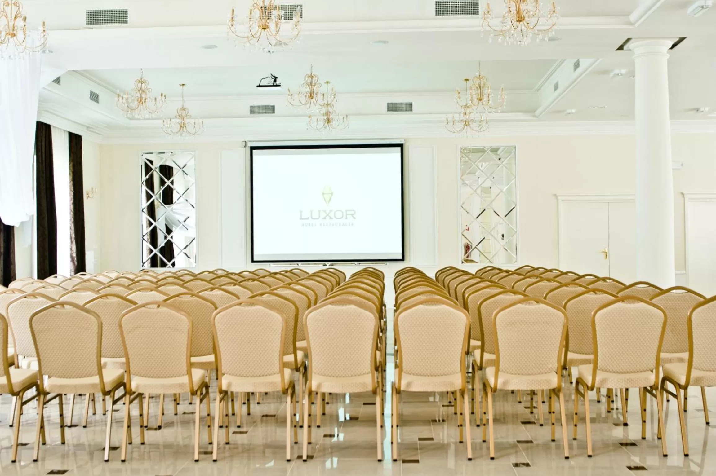 Business facilities in Hotel Luxor