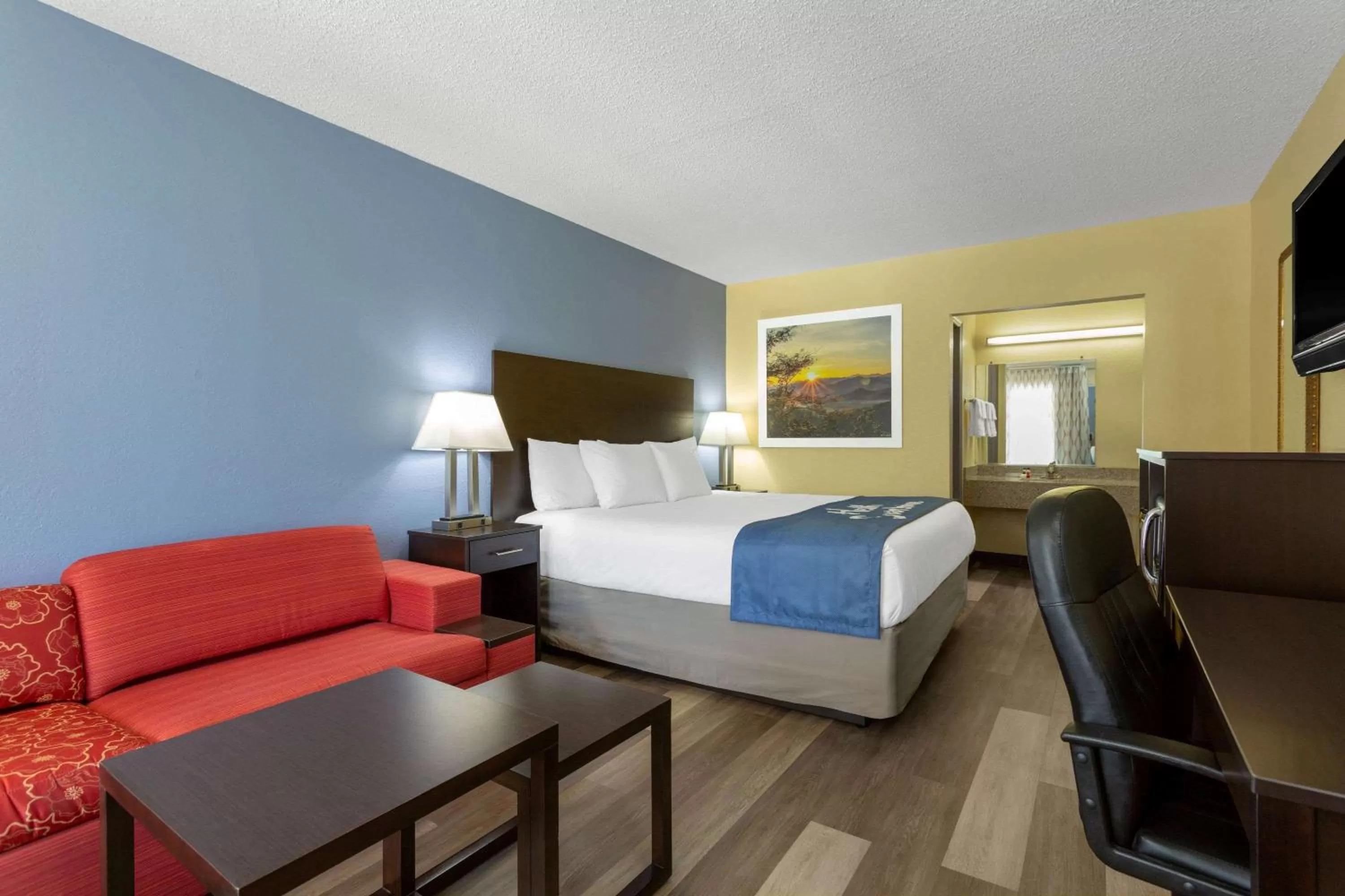 Photo of the whole room, Bed in Days Inn by Wyndham Greensboro Airport