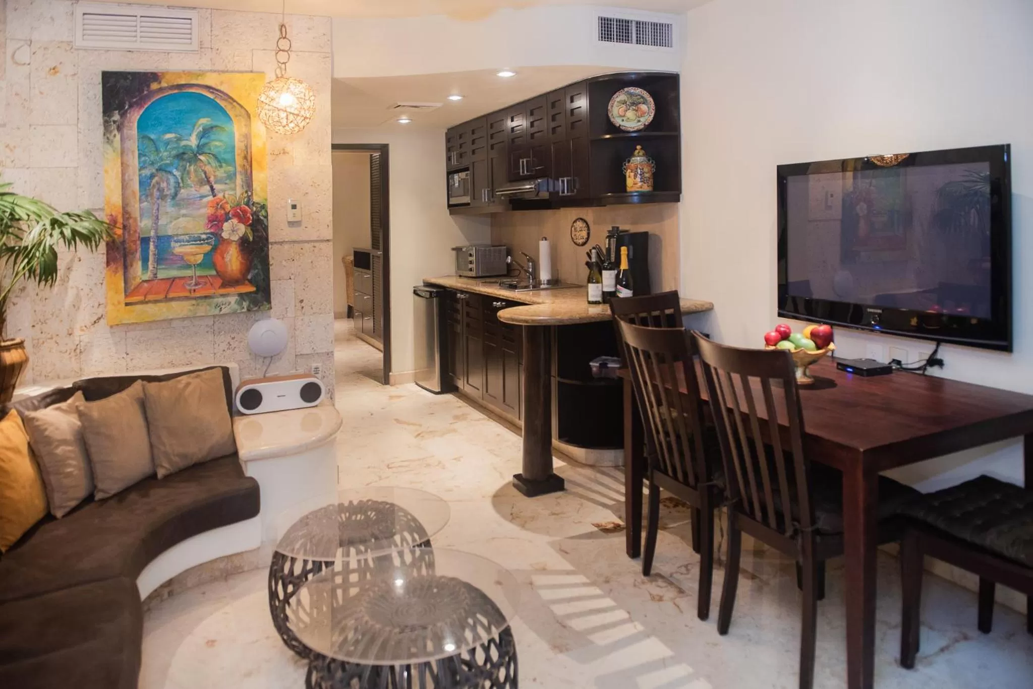 Kitchen or kitchenette in El Taj Oceanfront and Beachside Condo Hotel