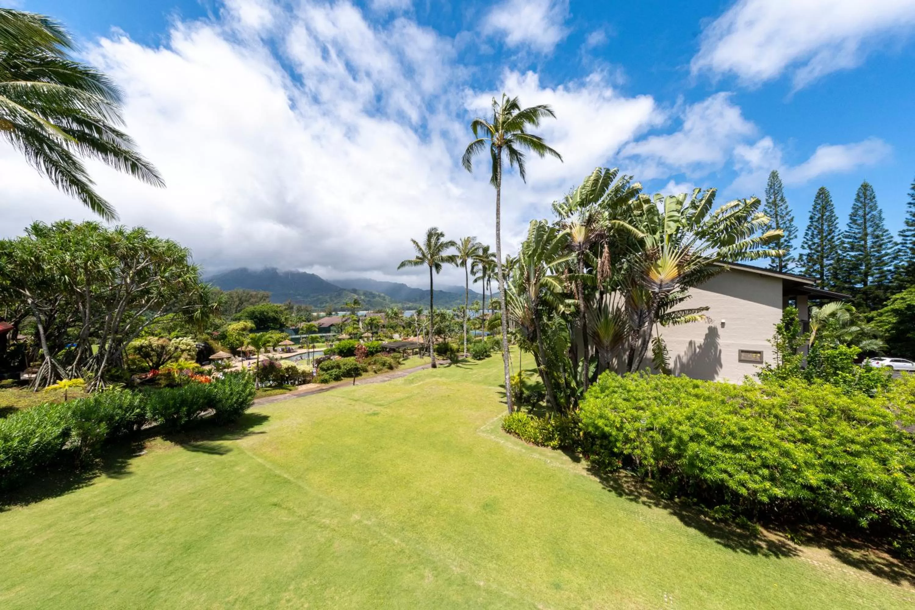 Property building in Hanalei Bay Resort