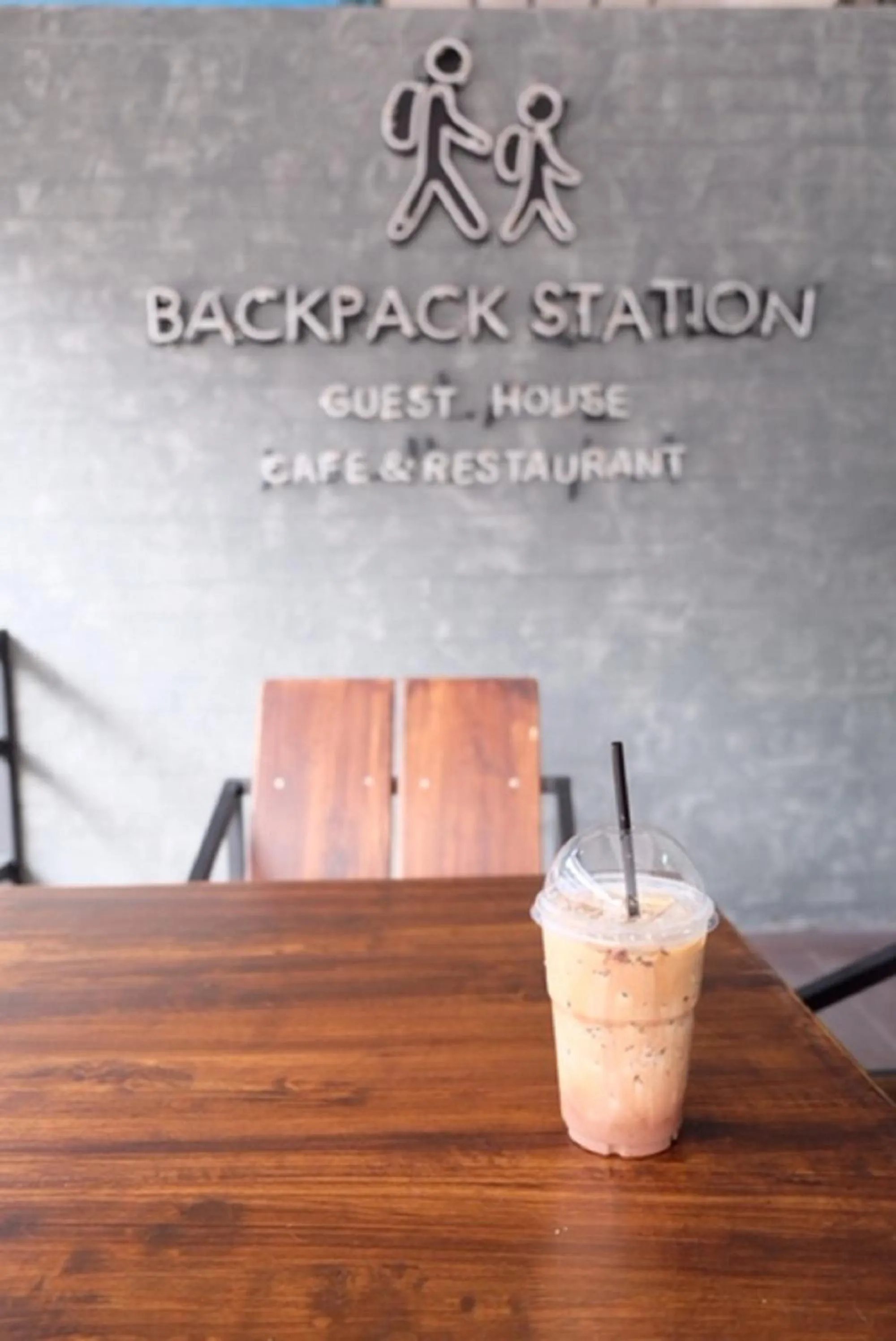 Facade/entrance in Backpack Station