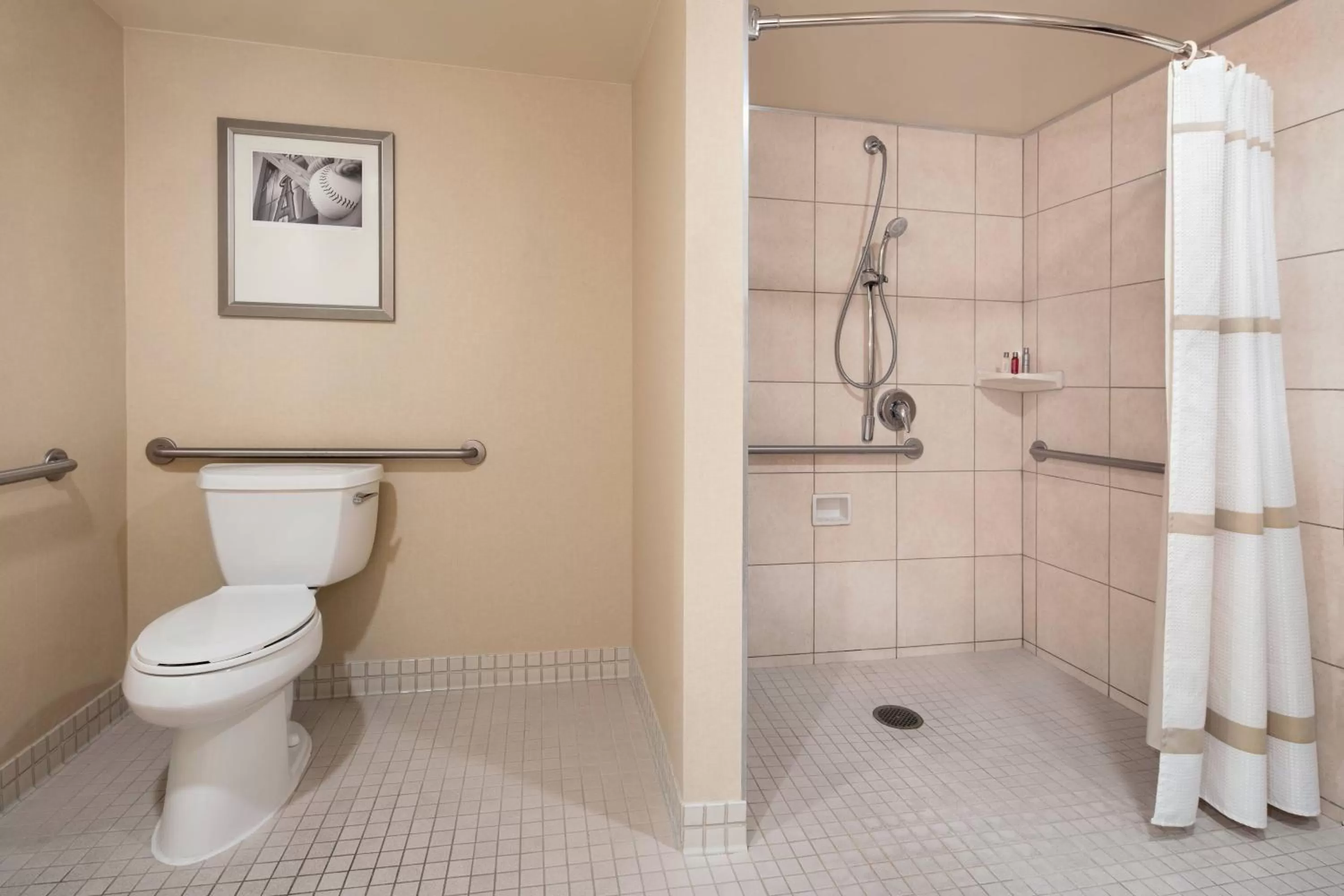 Bathroom in Anaheim Marriott Suites