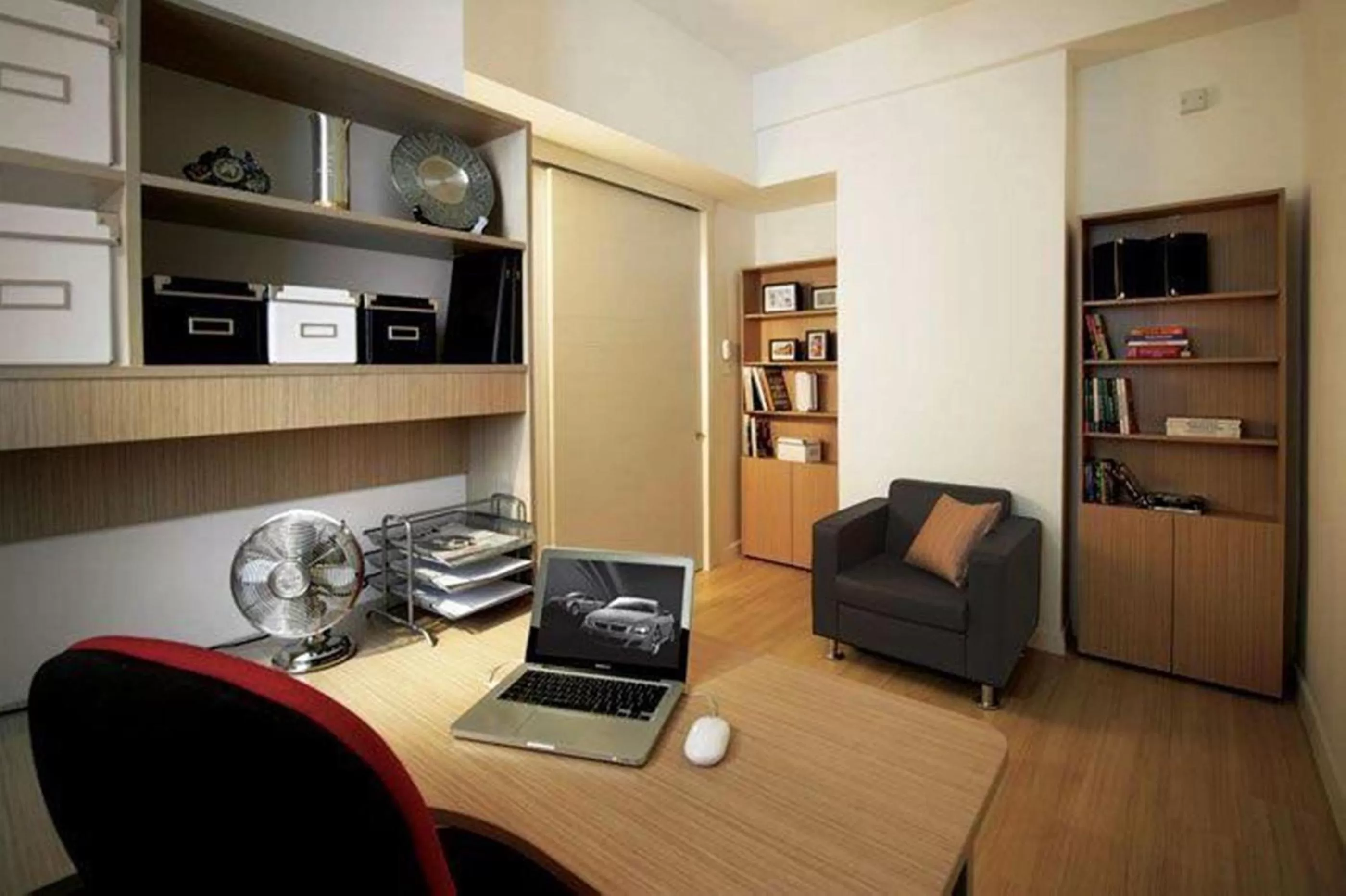 Seating area in One-Stop Residence & Hotel