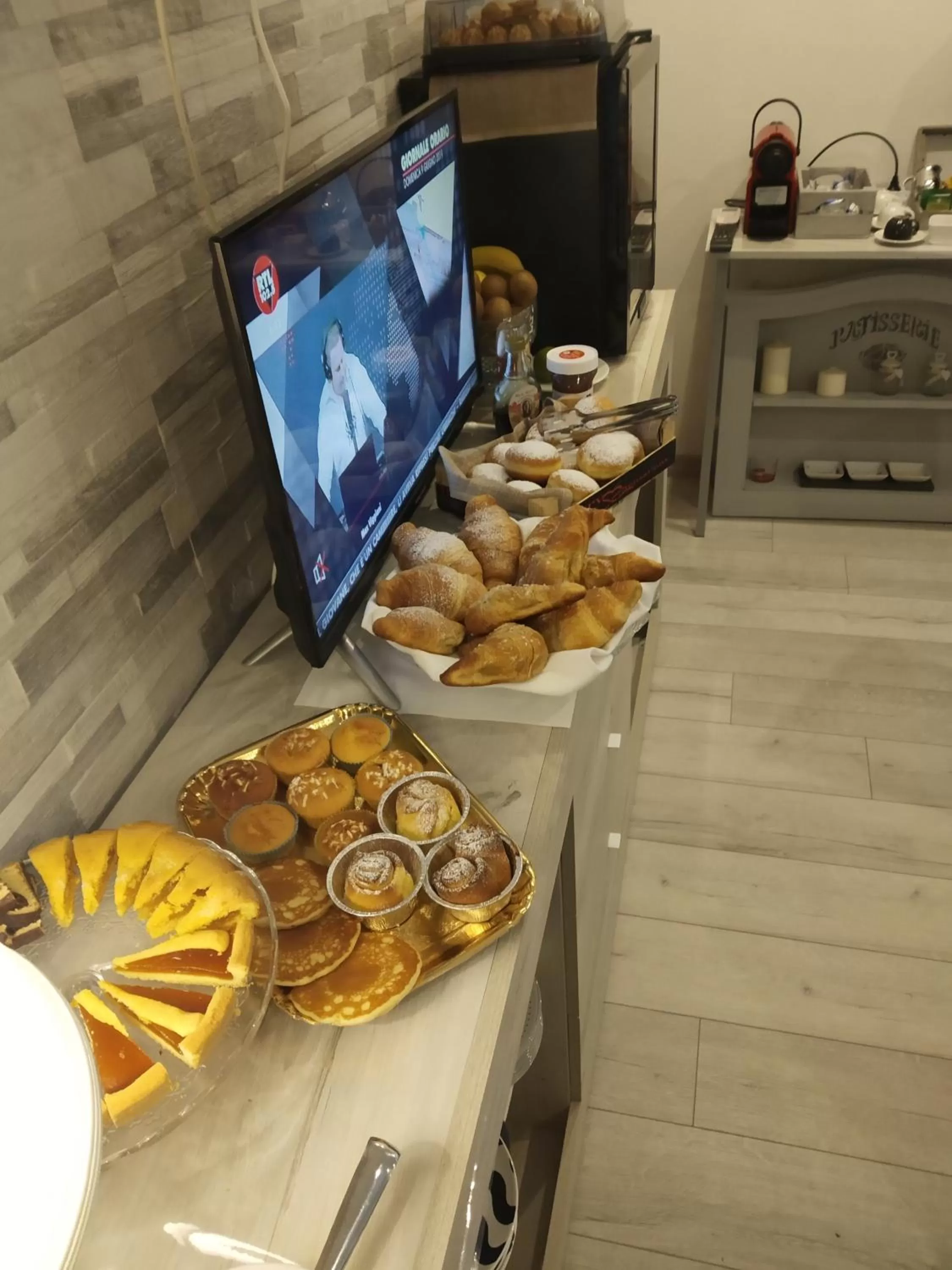 Food and drinks in B&B CELESTE