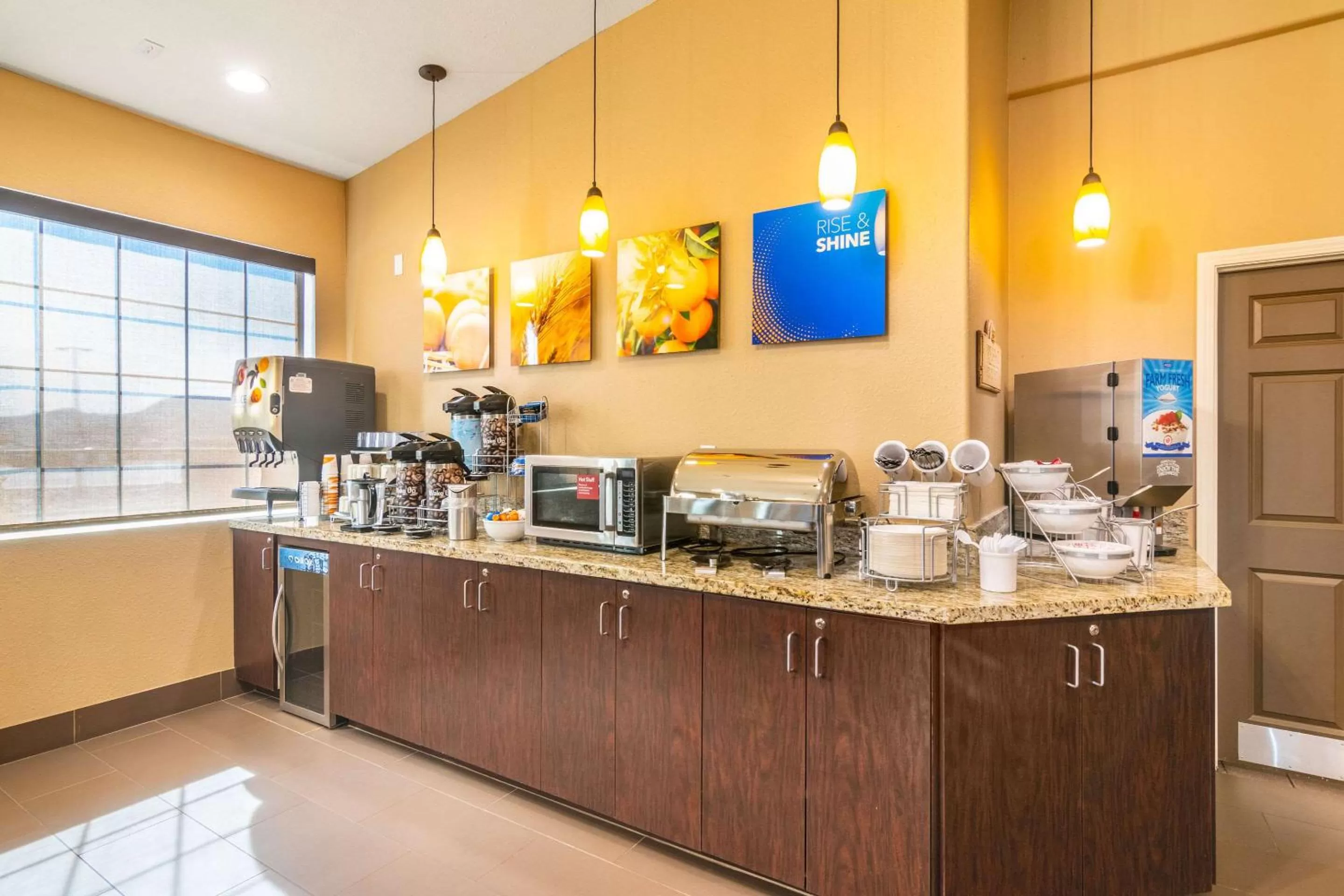 Restaurant/places to eat in Comfort Inn & Suites Mojave