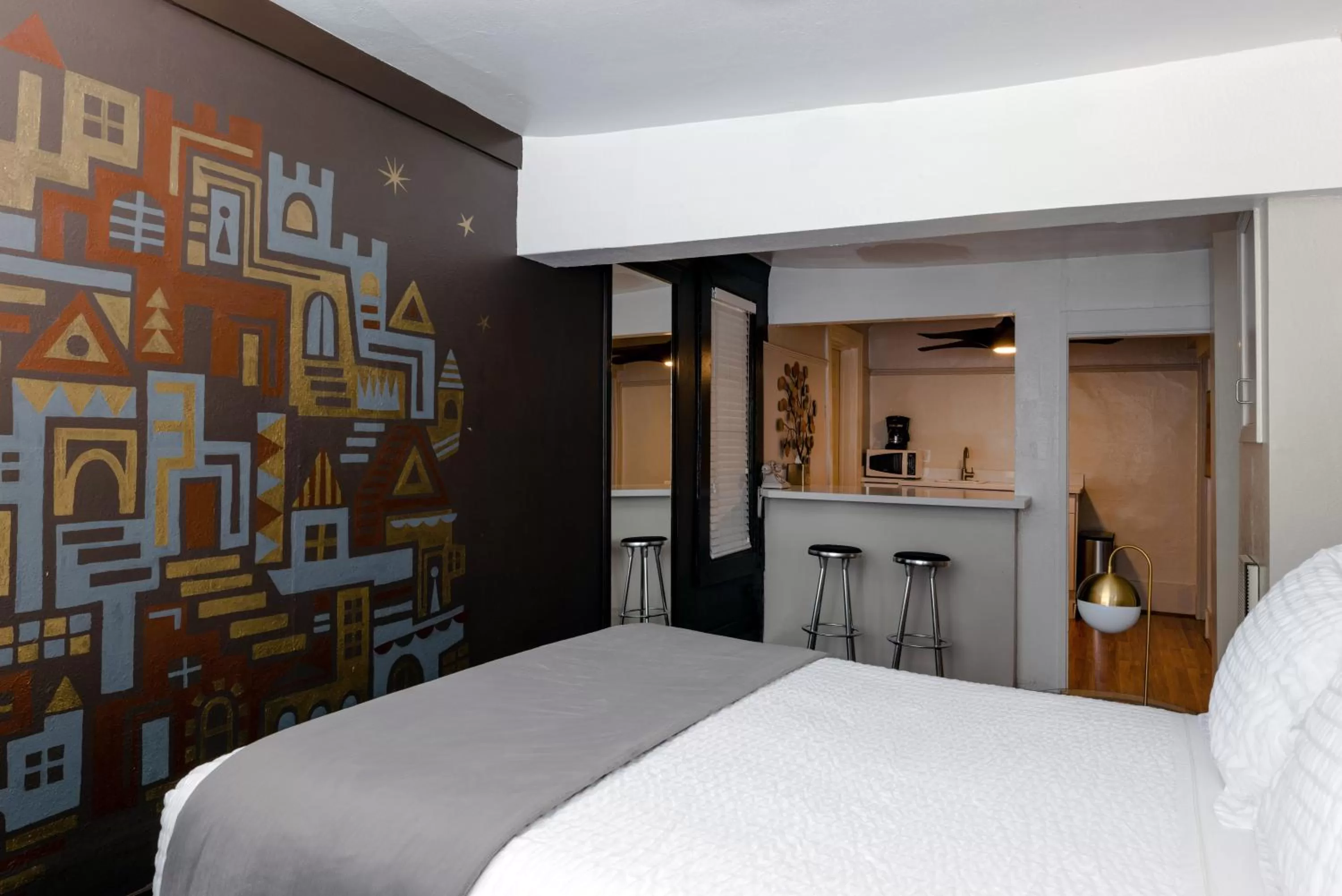 Bedroom, Bed in The Metro Hotel