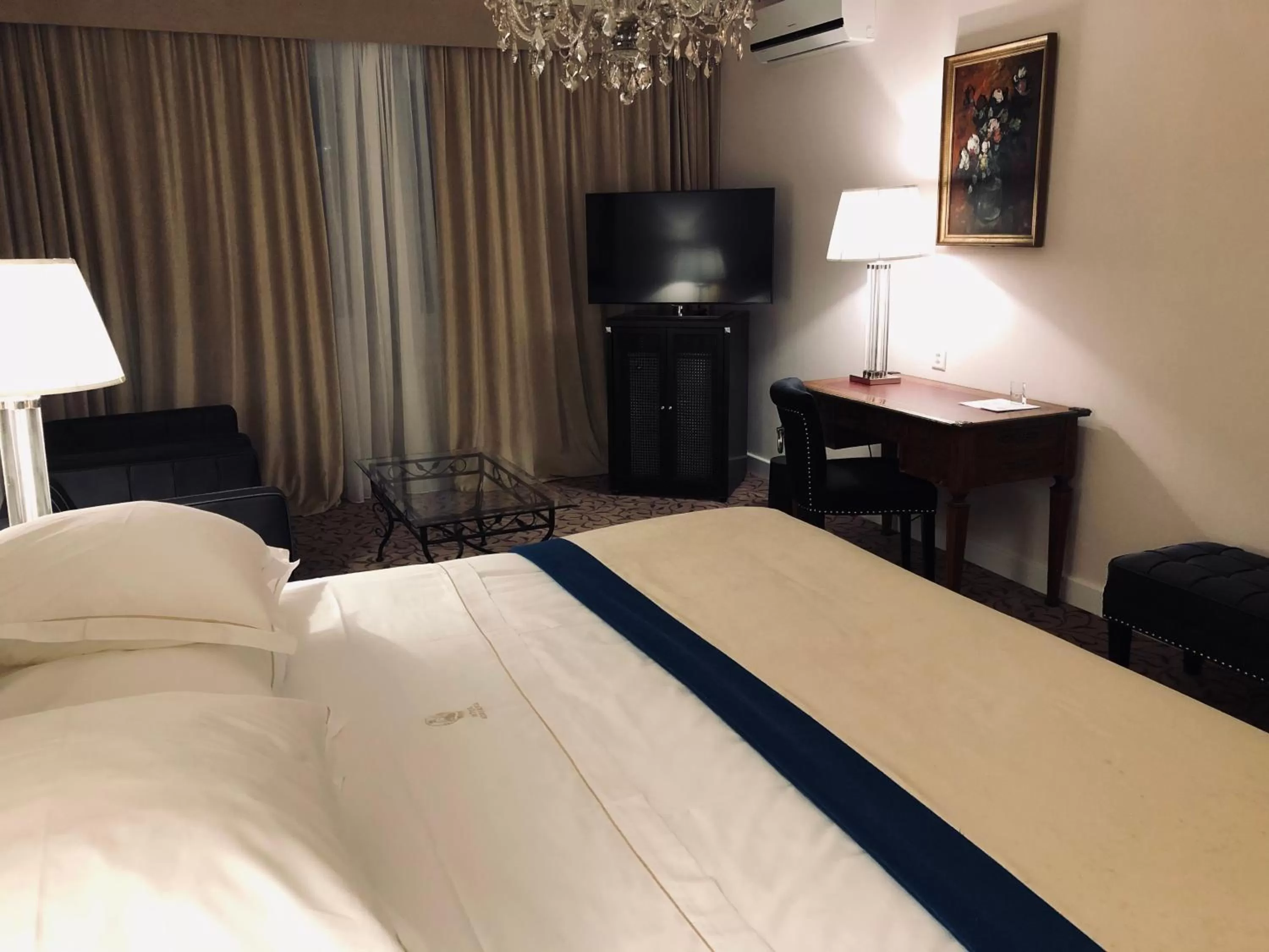 Bed in Hotel Adriatica