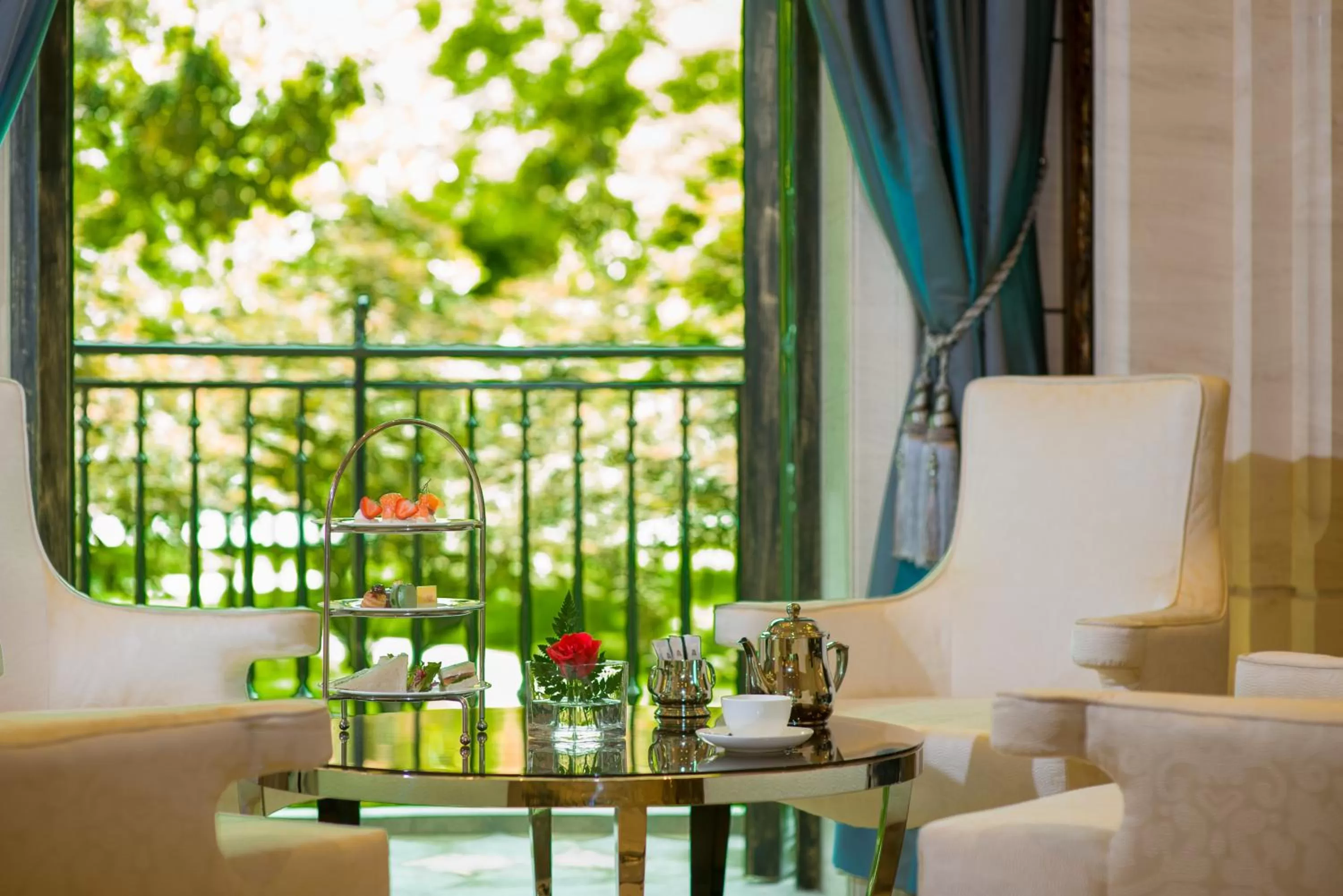 Lounge or bar in Sofitel Legend People's Grand Hotel Xi'an