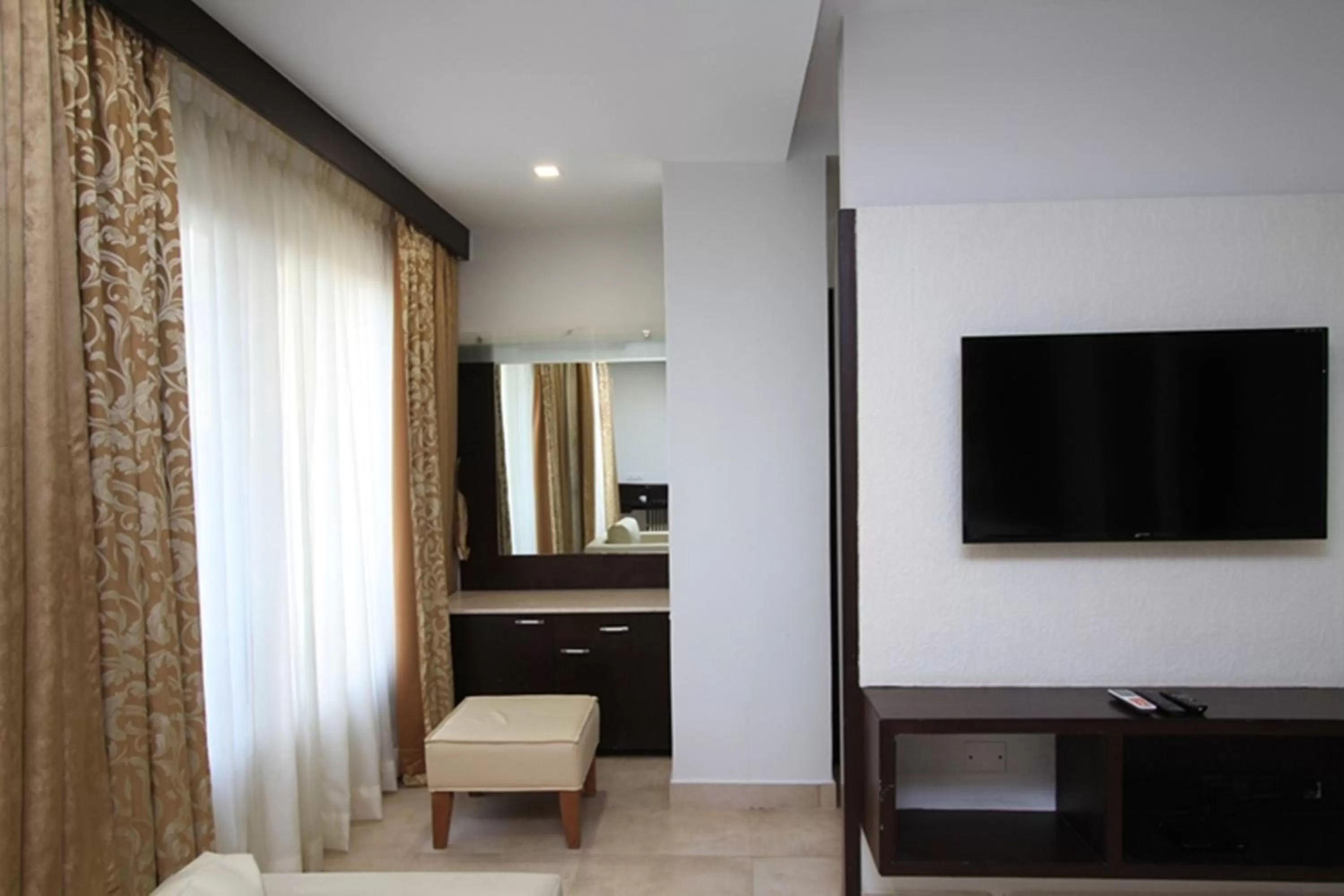 TV and multimedia in Ambaari hotel