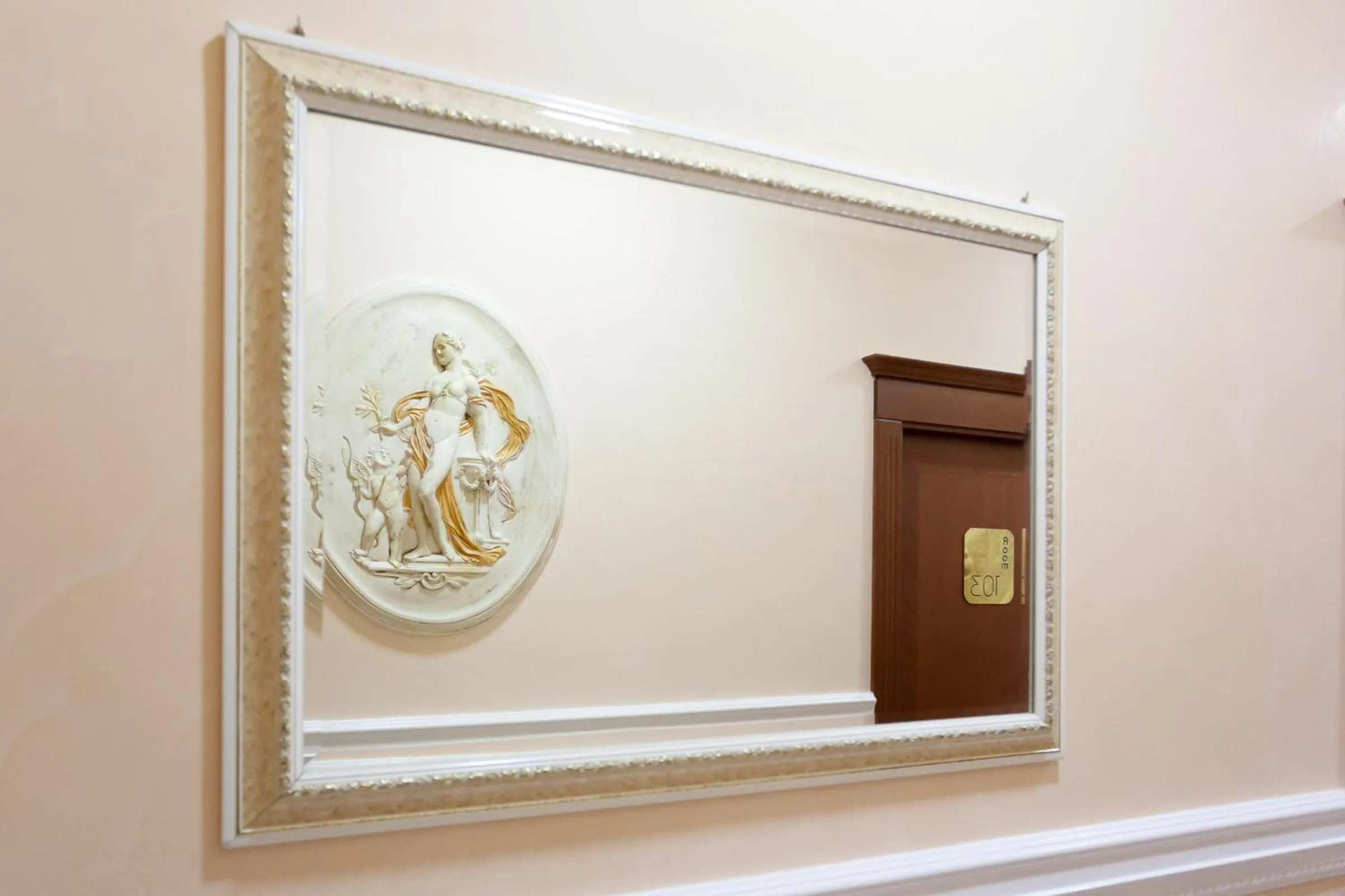 Decorative detail in Hotel Suite Caesar