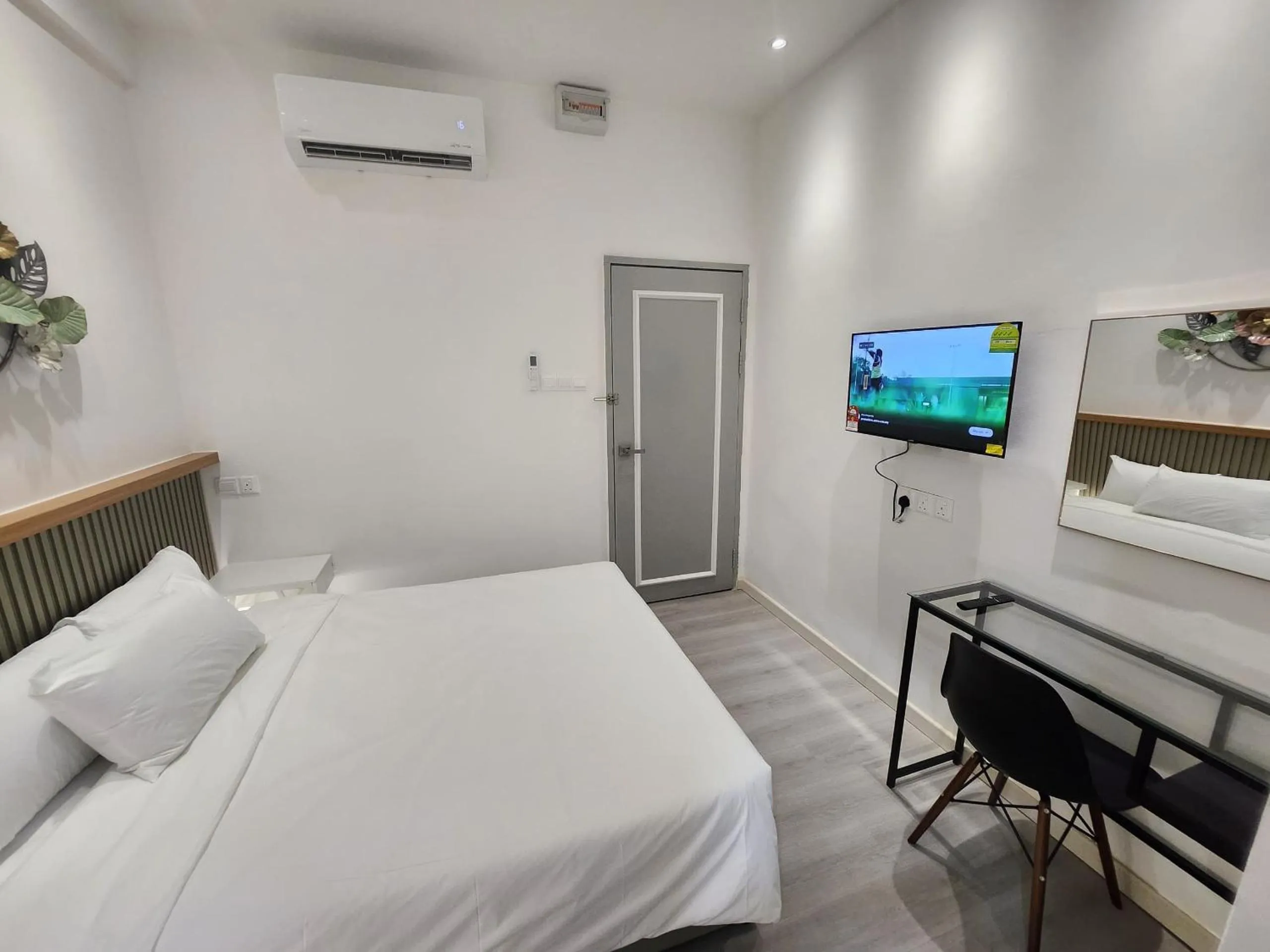 Bed in One Point Hotel