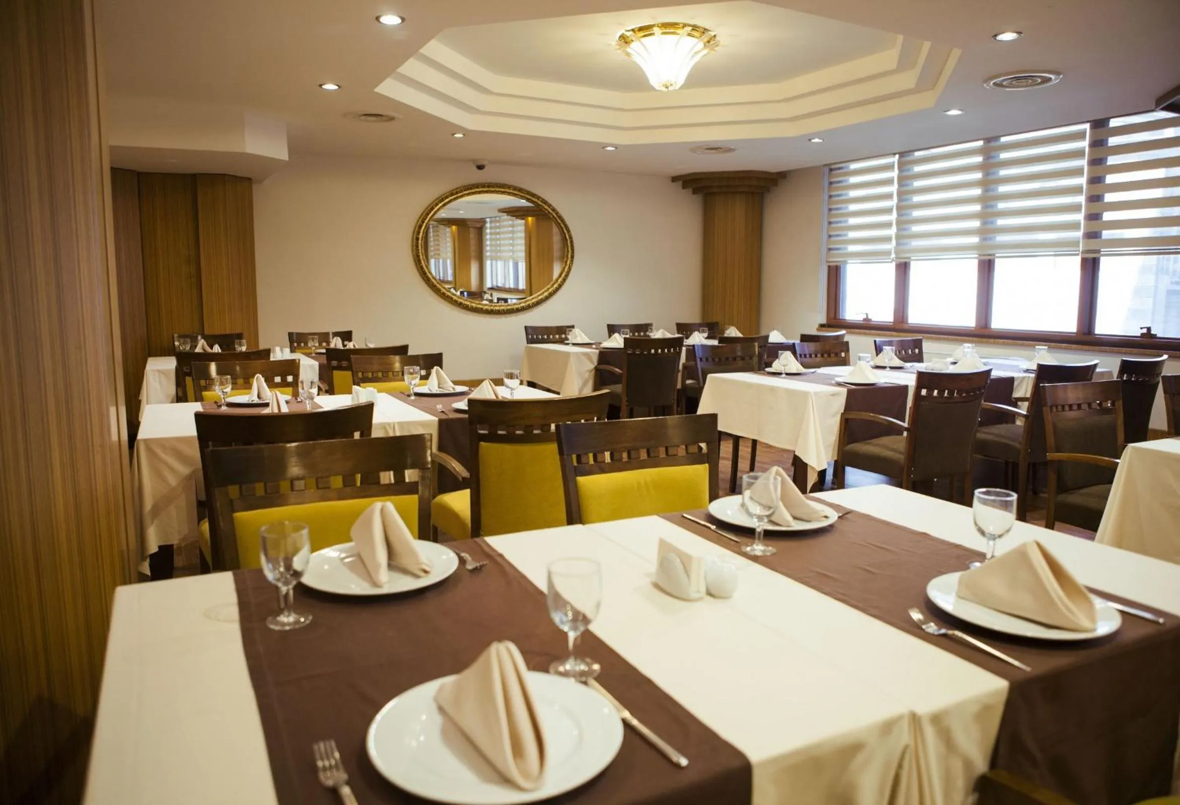 Restaurant/places to eat in Bilek Istanbul Hotel
