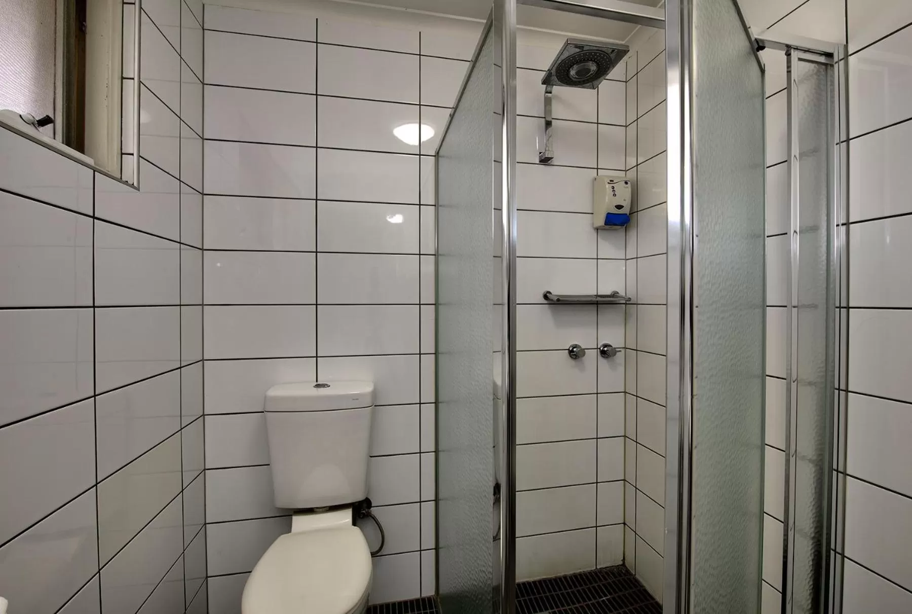 Shower in Frankston Motel