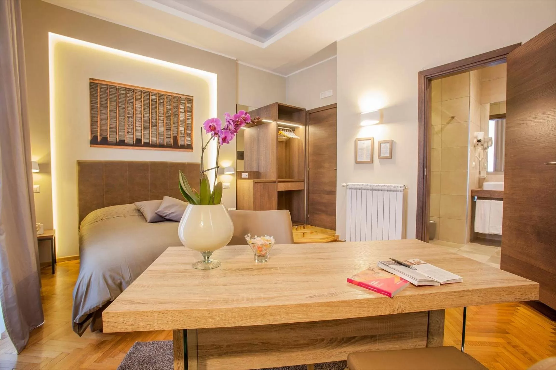 Decorative detail, Bed in B&B Palazzo Depretis