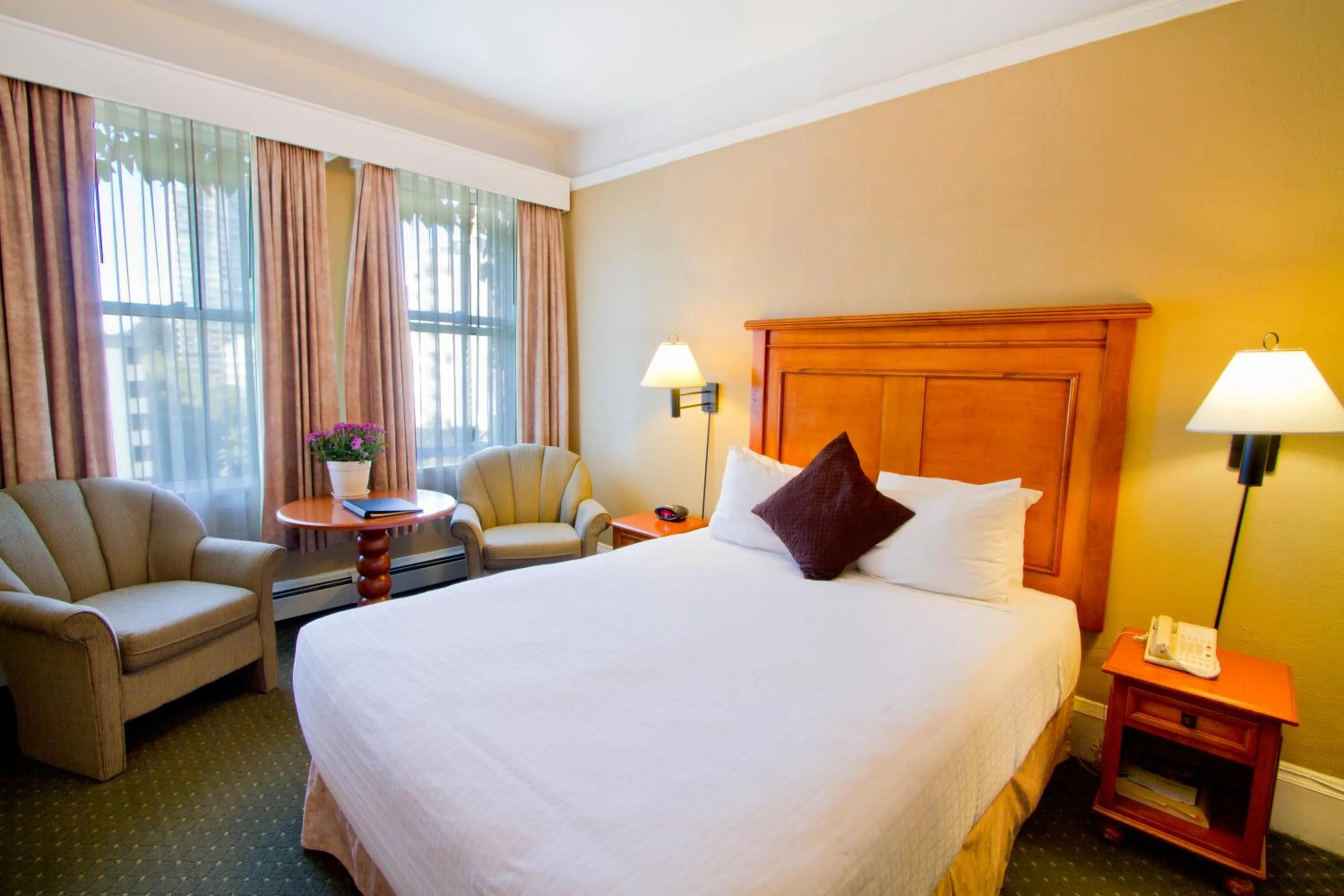 Bed in The Sylvia Hotel