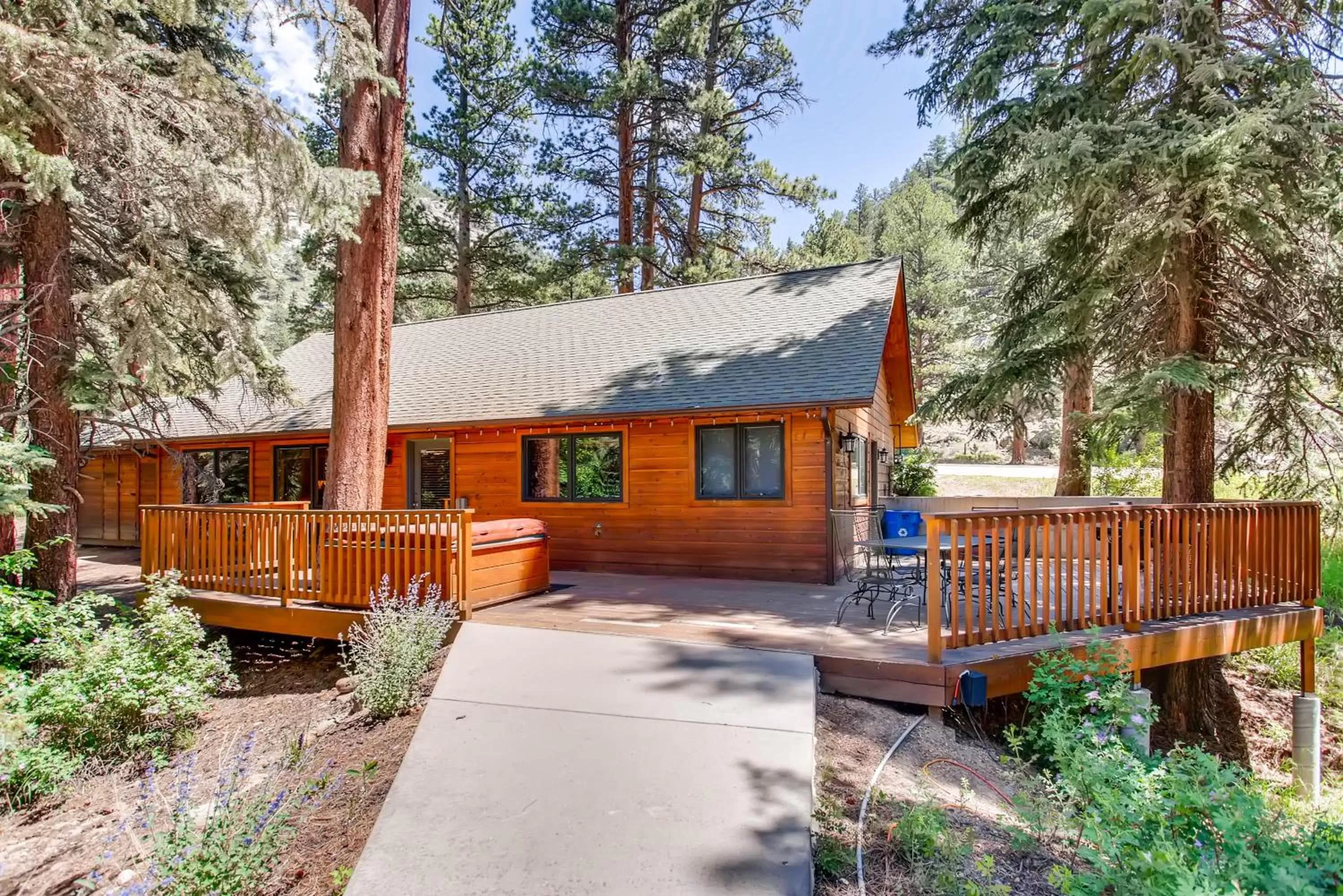 Property Building in Estes Park Condos