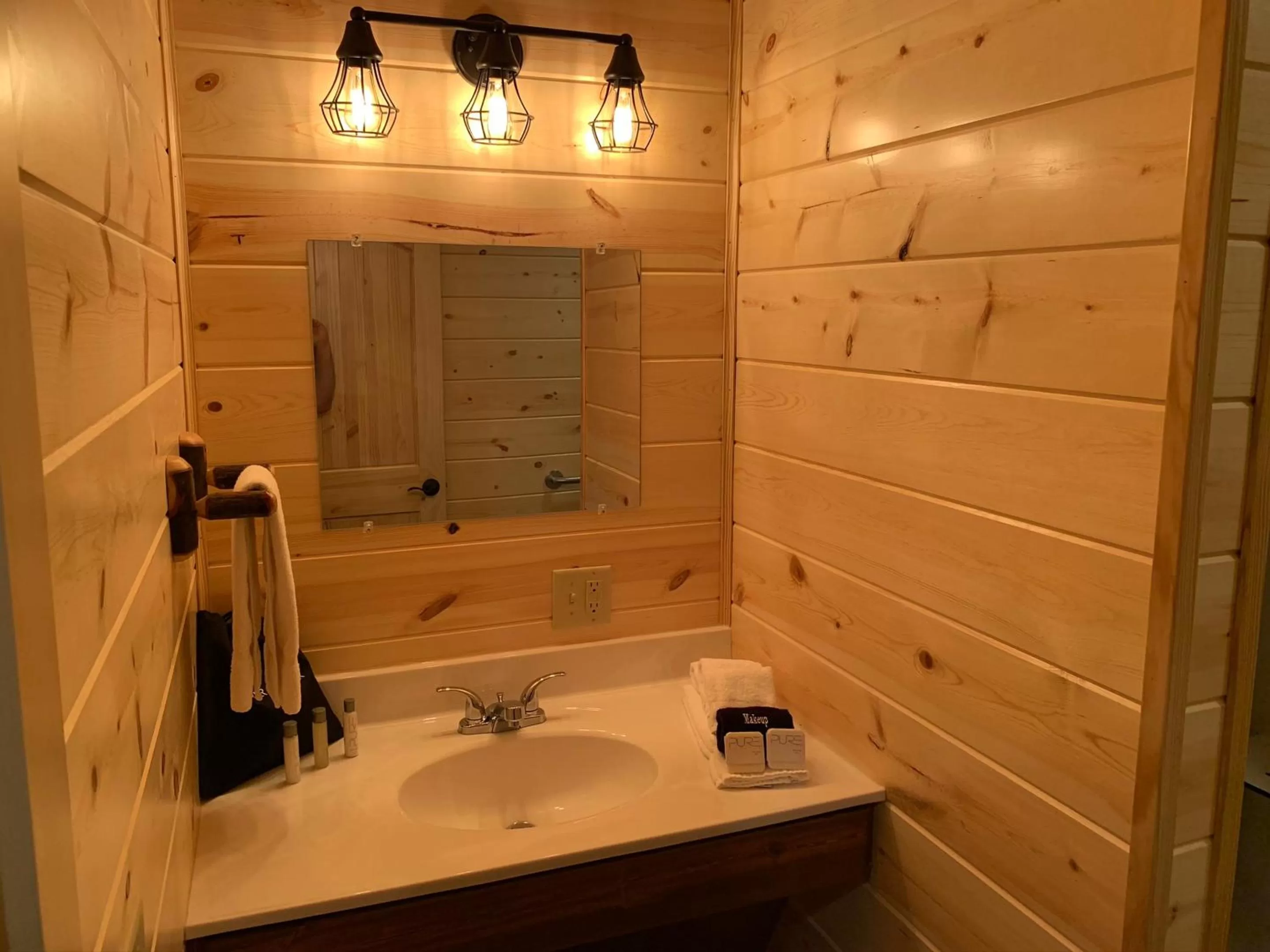 Bathroom in Waterview Lodge by Amish Country Lodging