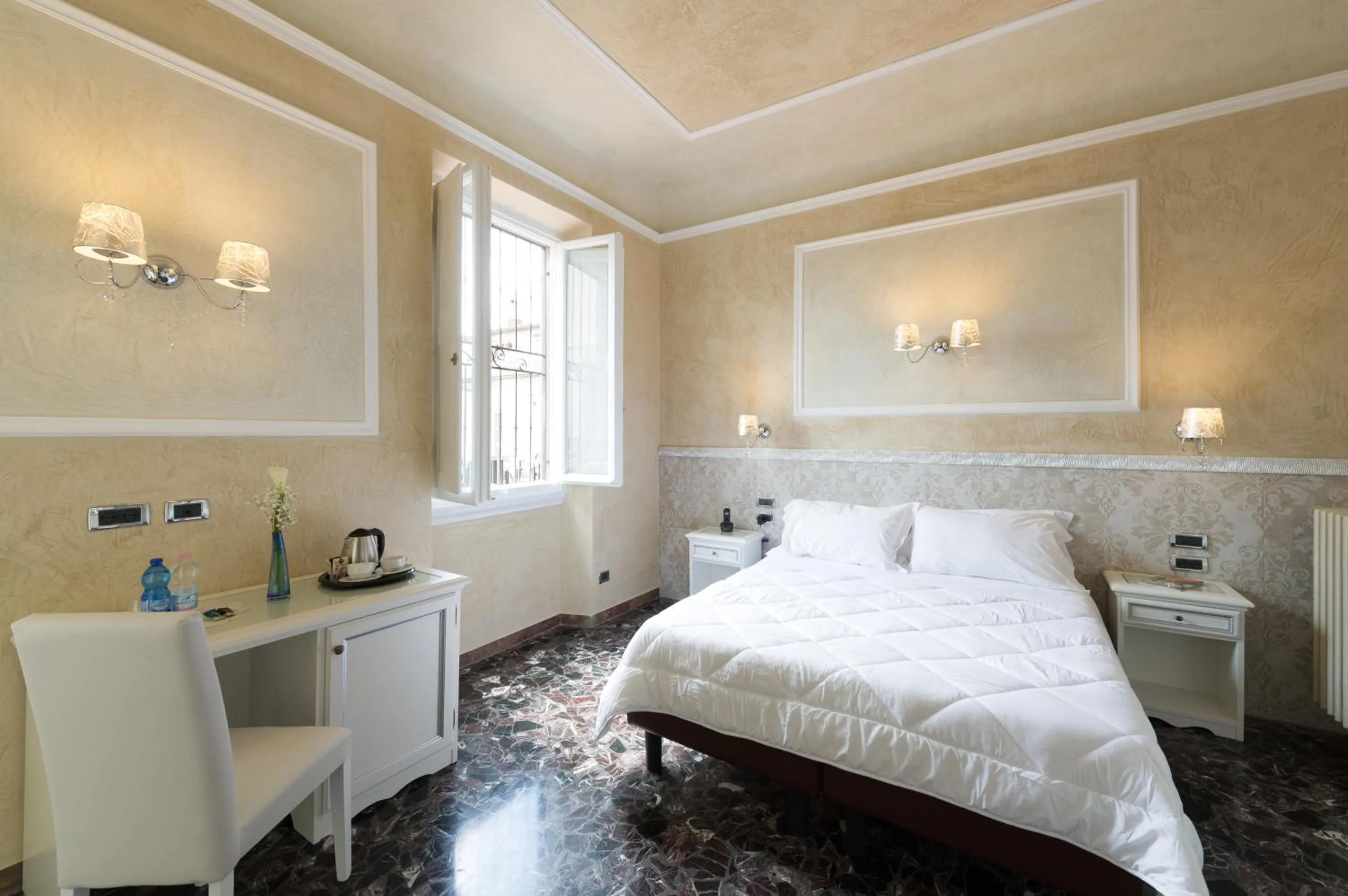 Bed in Hotel California