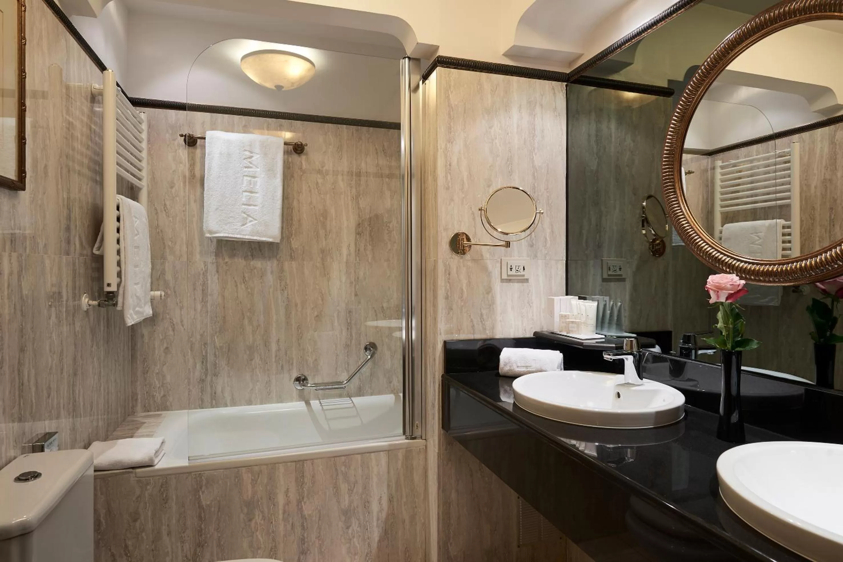 Toilet in Meliá Paris Vendôme