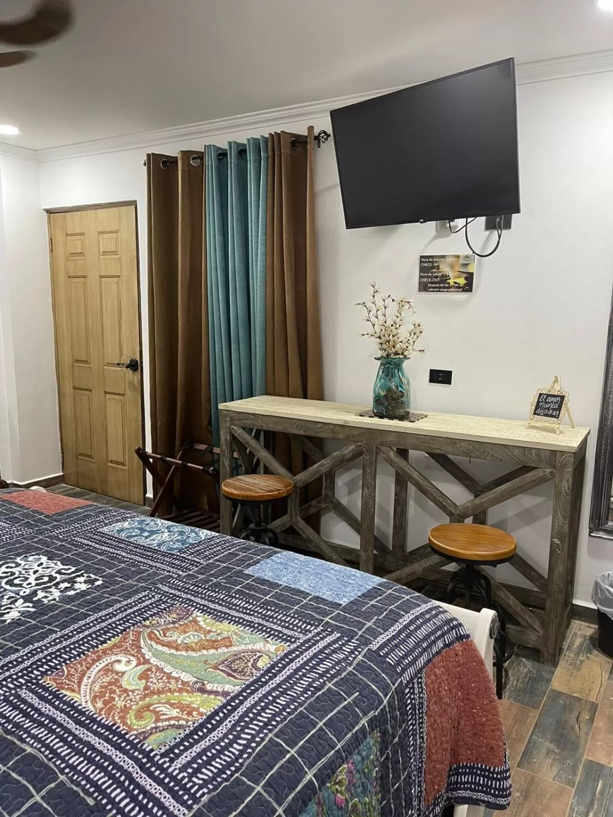 TV/Entertainment Center in Refugio de la Montaña B&B