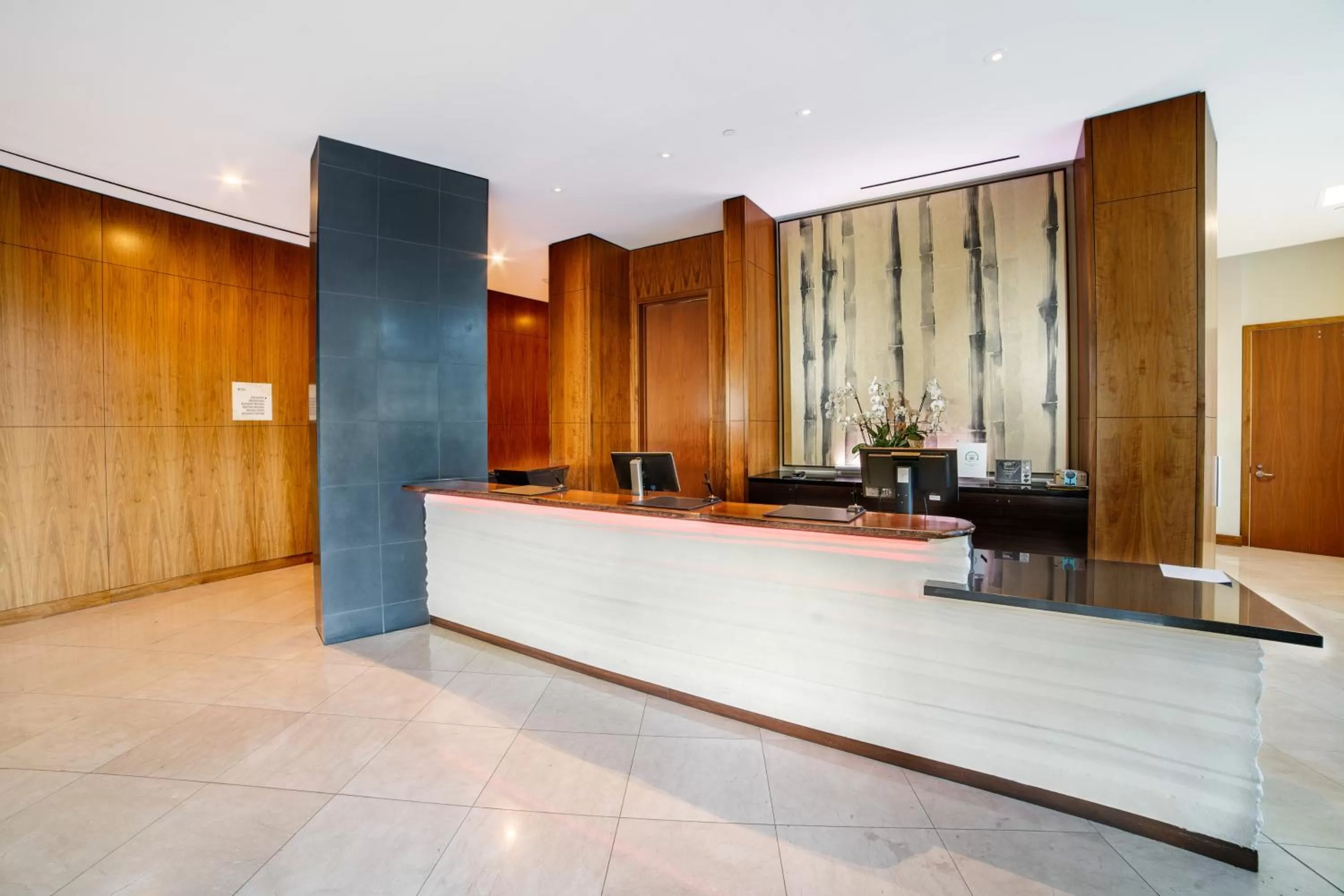 Lobby or reception in Miyako Hybrid Hotel Torrance