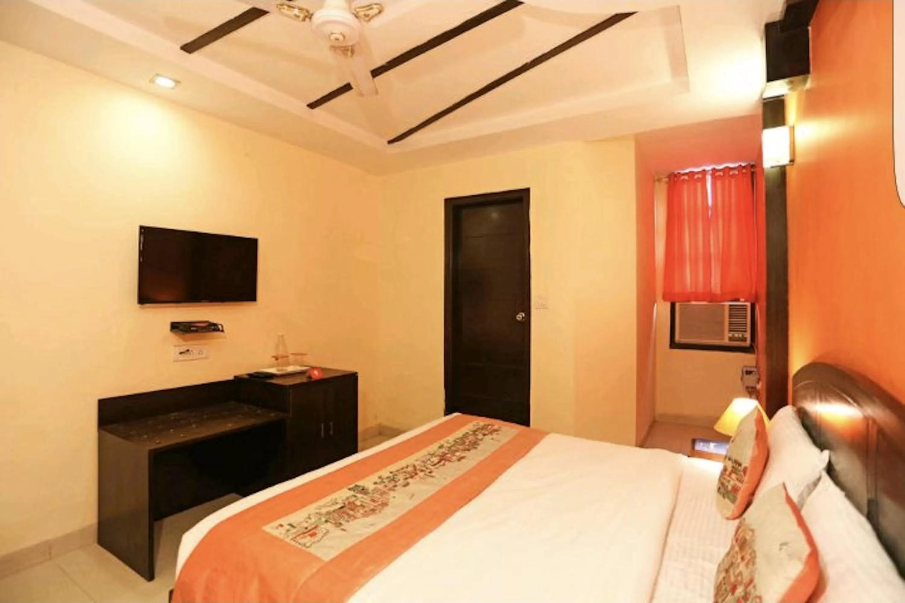 Bed in Hotel Unistar