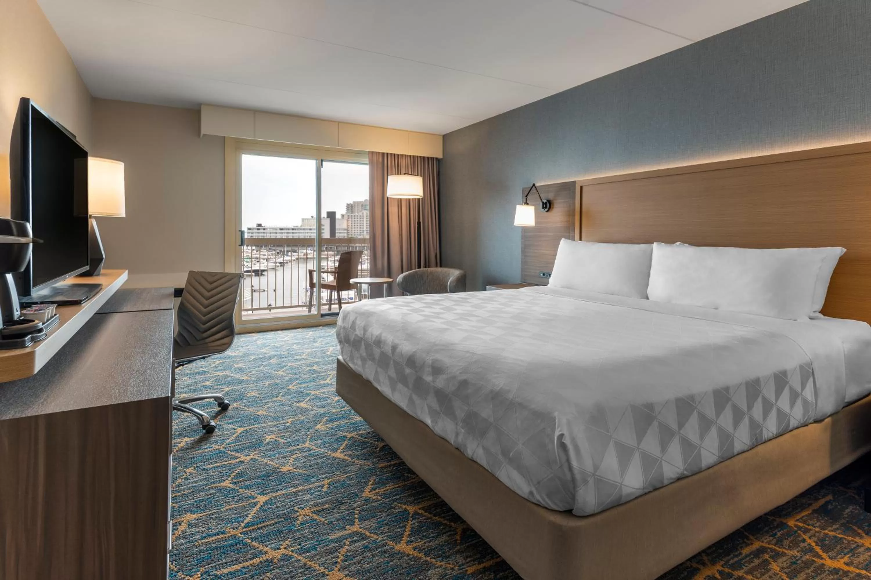 Photo of the whole room, Bed in Holiday Inn Kingston - Waterfront by IHG