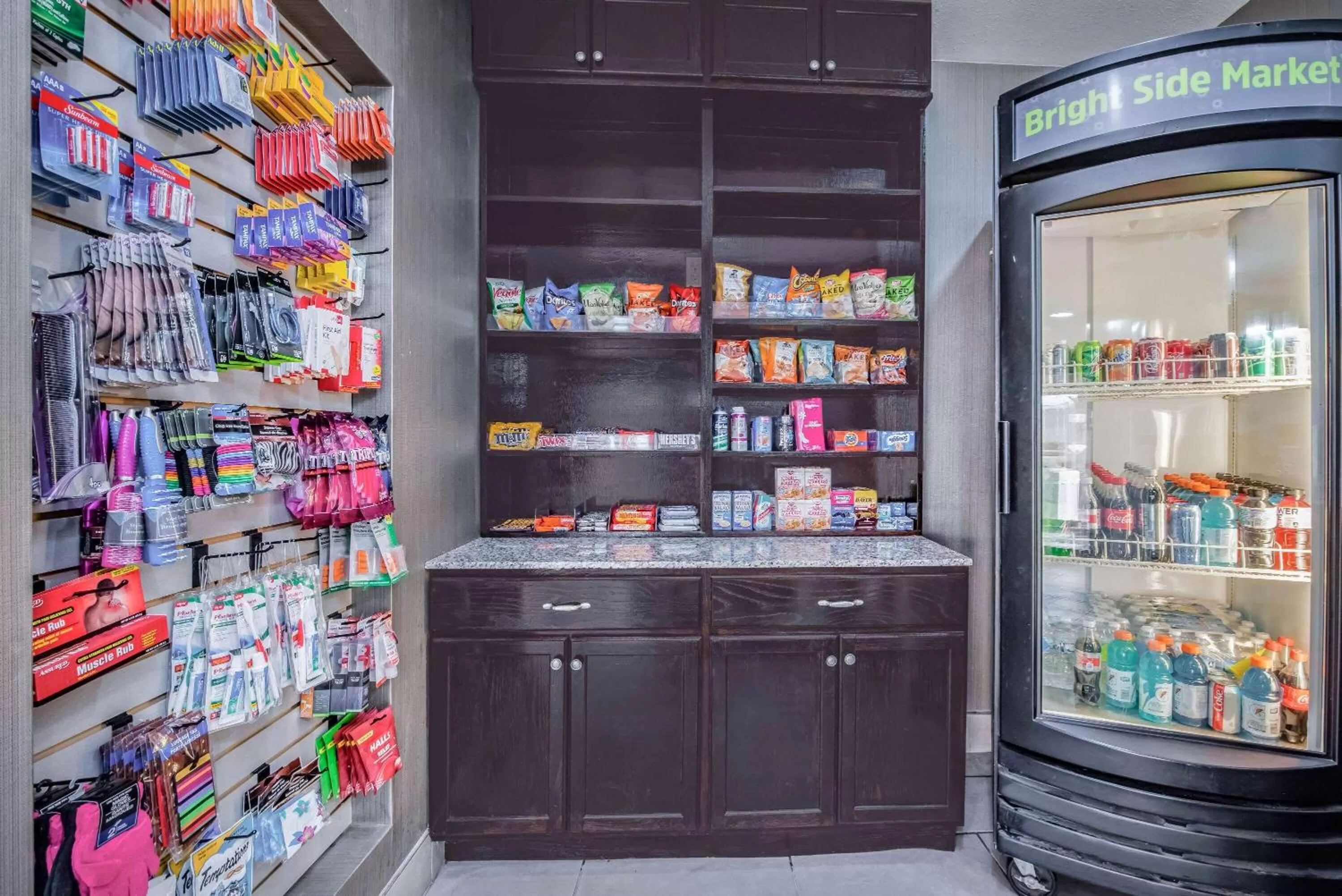 On site, Supermarket/Shops in La Quinta by Wyndham Fairborn Wright-Patterson