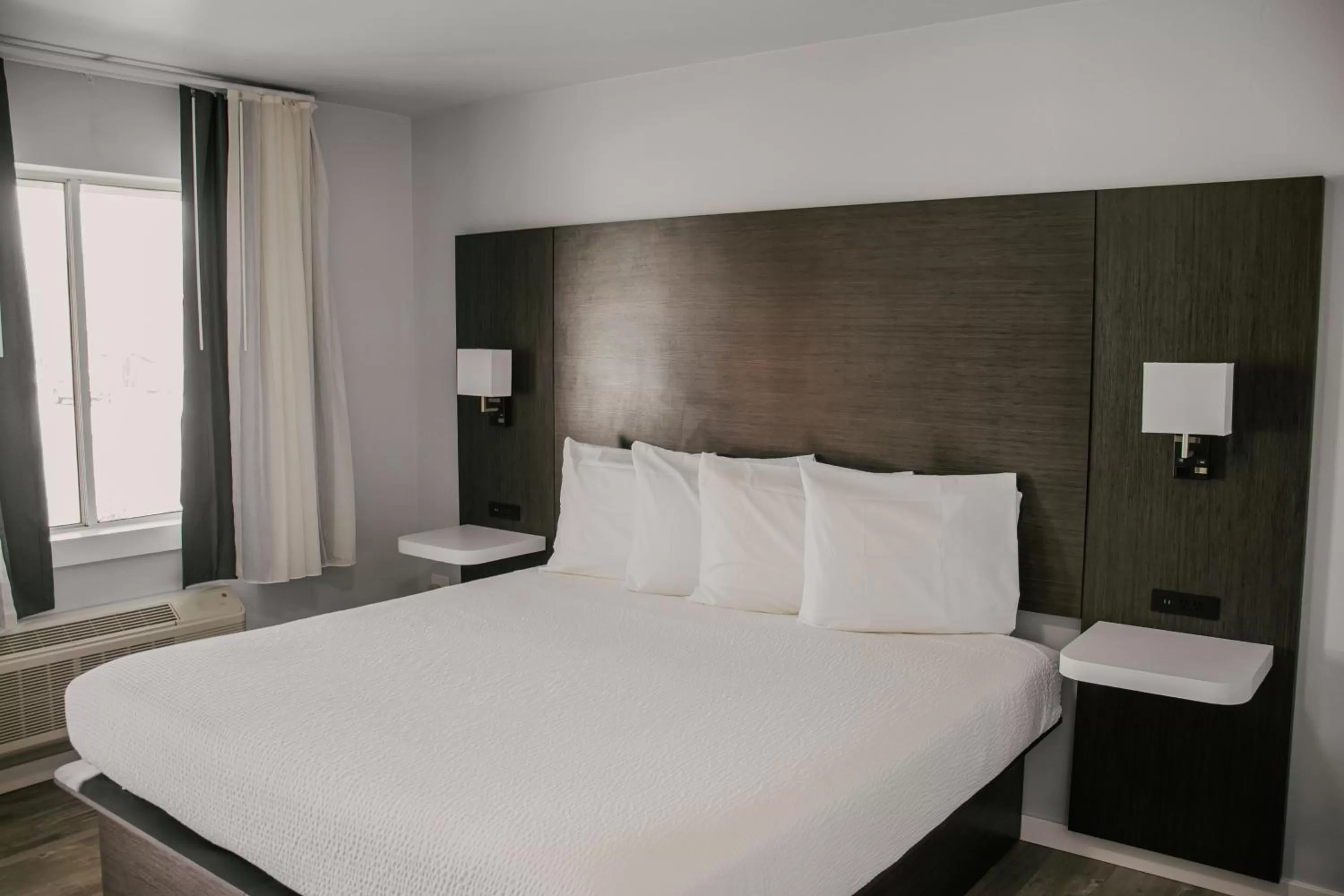 Guests, Bed in Bears Ears Inn