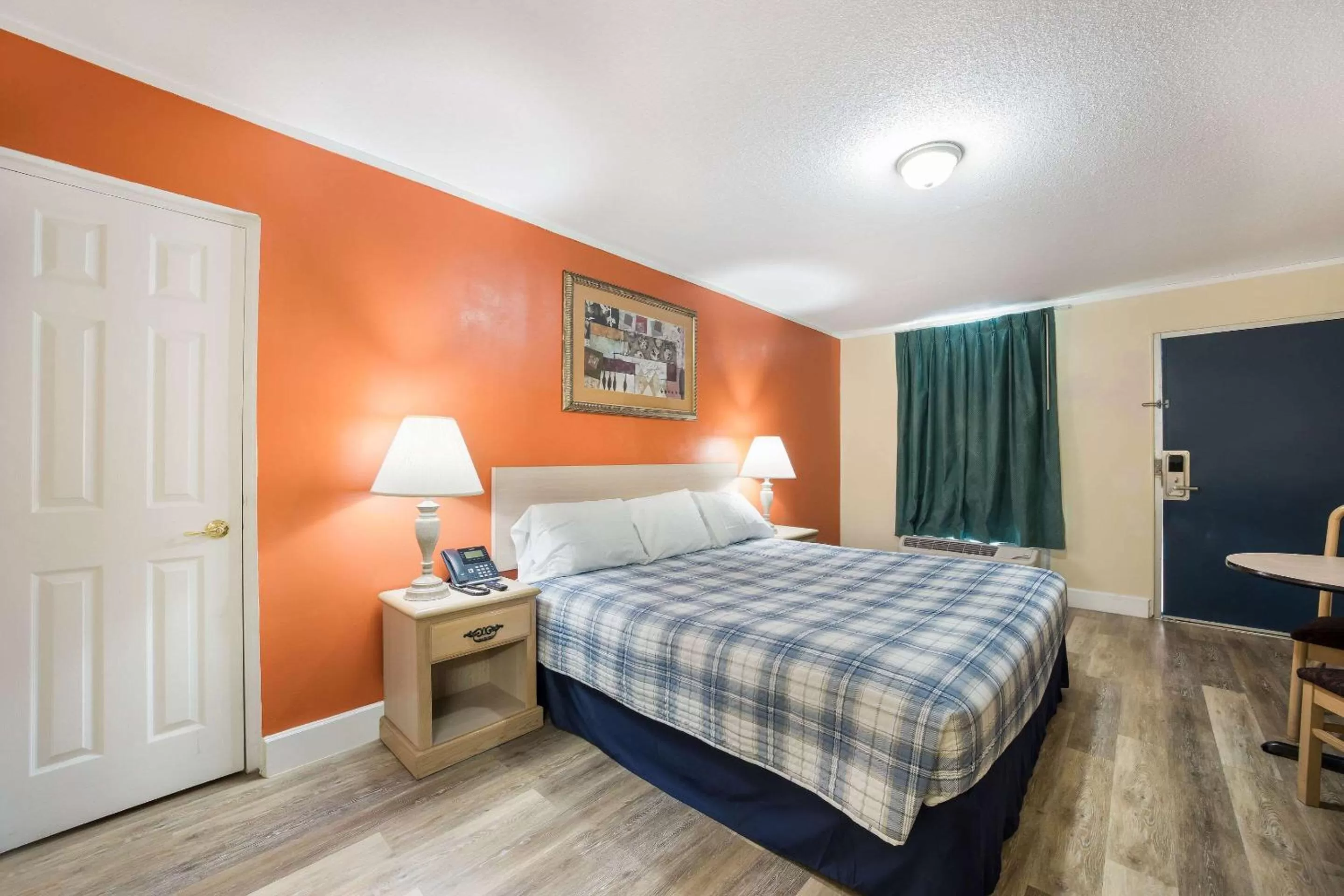 Photo of the whole room, Bed in Rodeway Inn Cecil