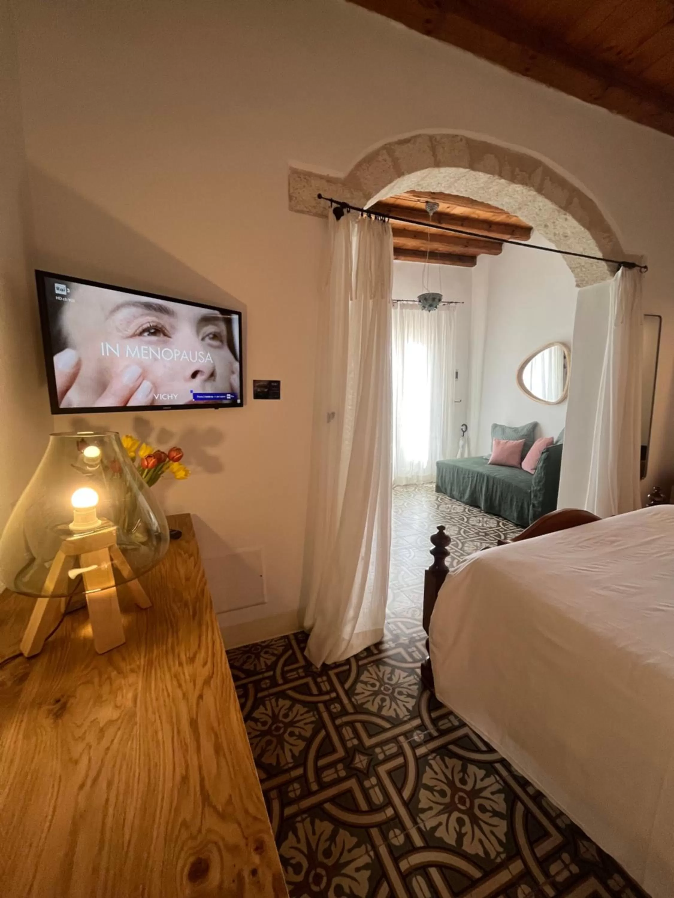 Bed in Antico Mondo Rooms & Suites