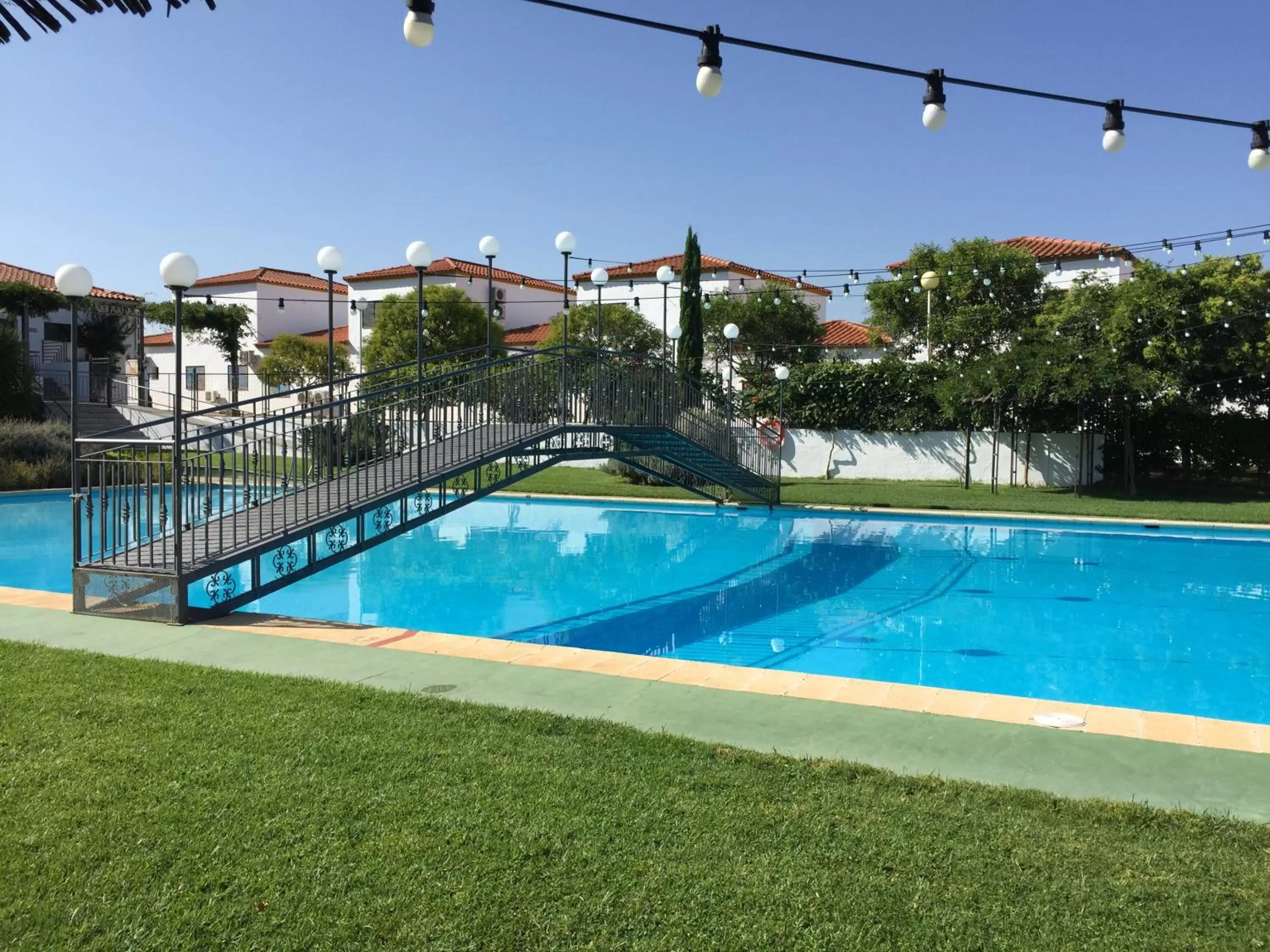 Swimming pool in Apartamentos Atalayas Extremadura