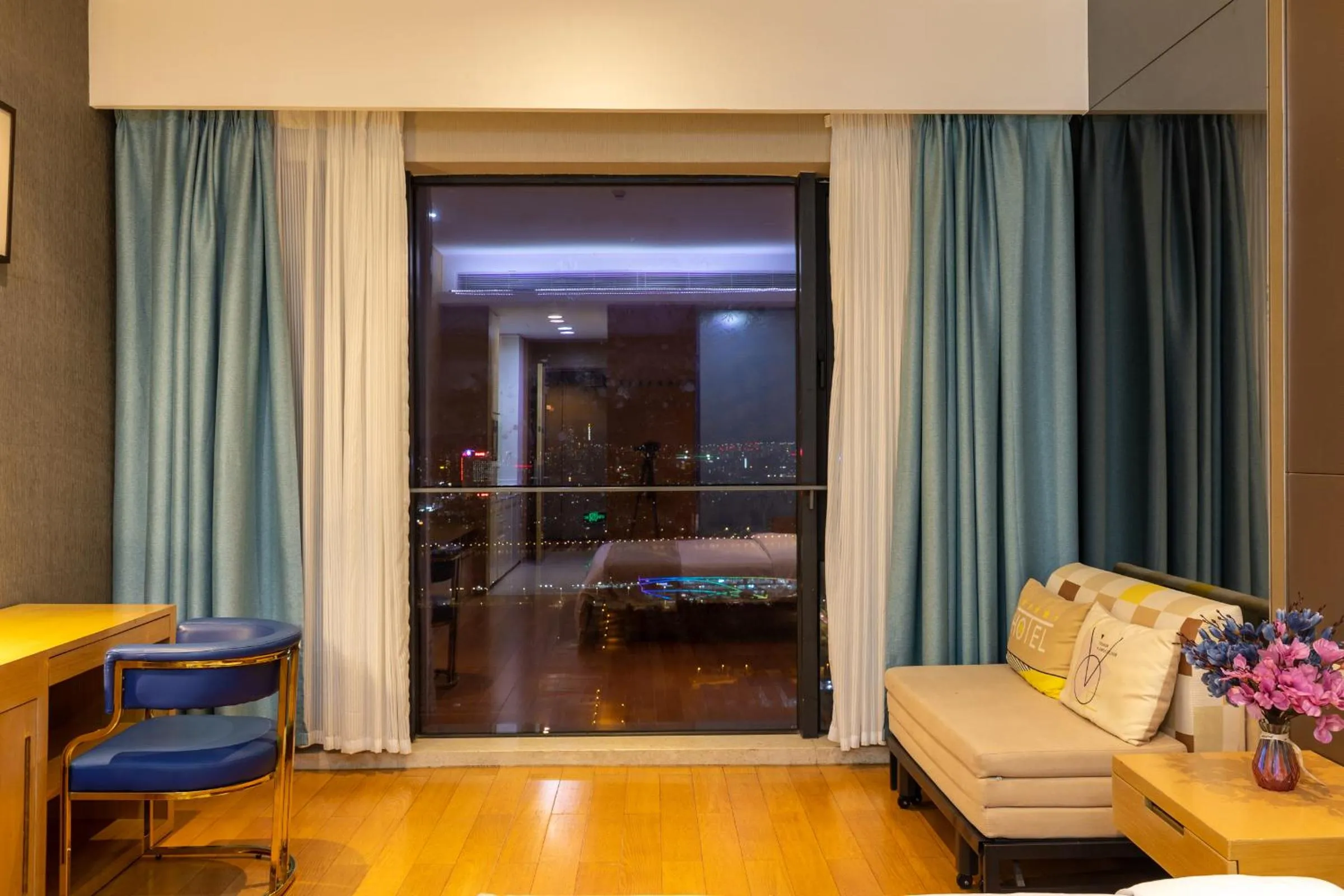 Seating area in Guangzhou Xing Yi International Apartment - Poly World Branch